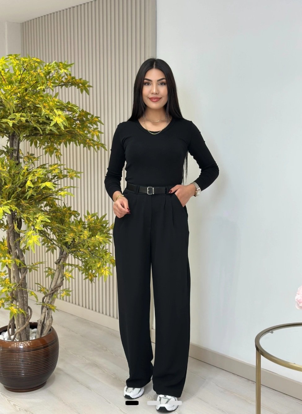 Black classic pants with belt - Image 2