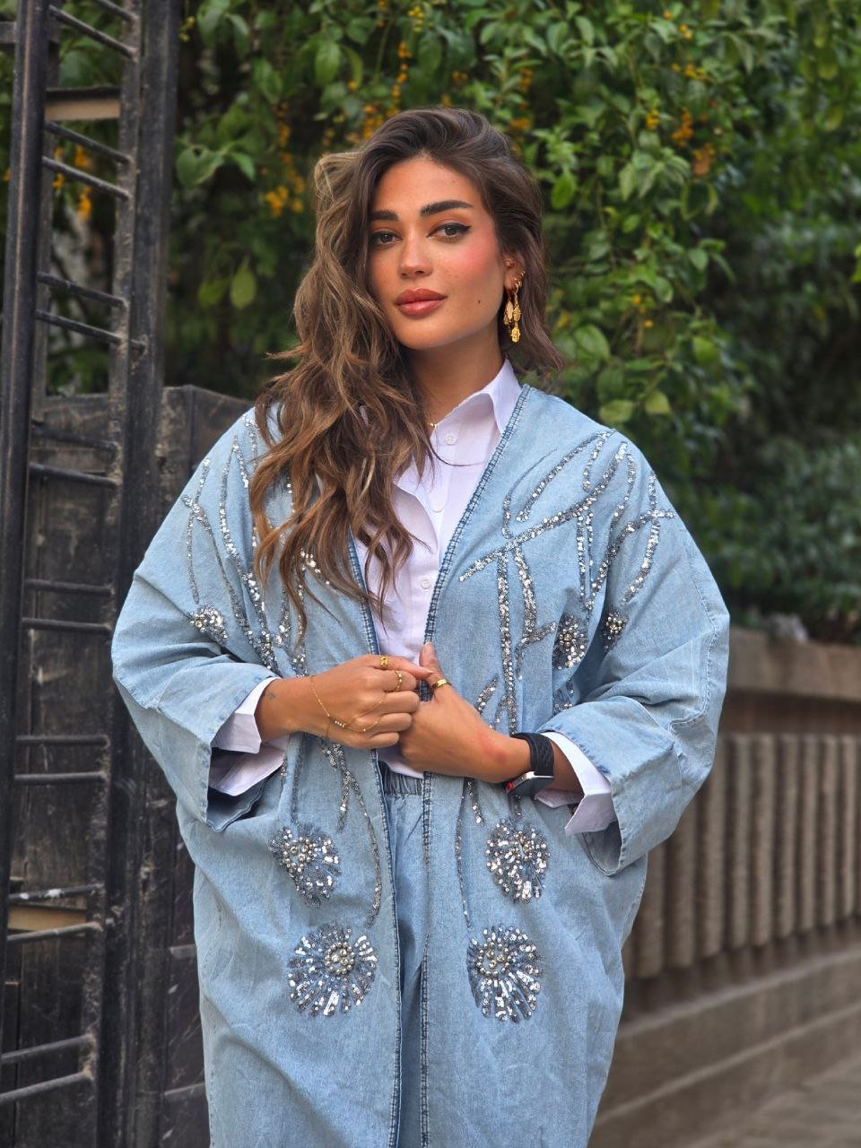 Light blue denim set with silver sequin - صورة 3