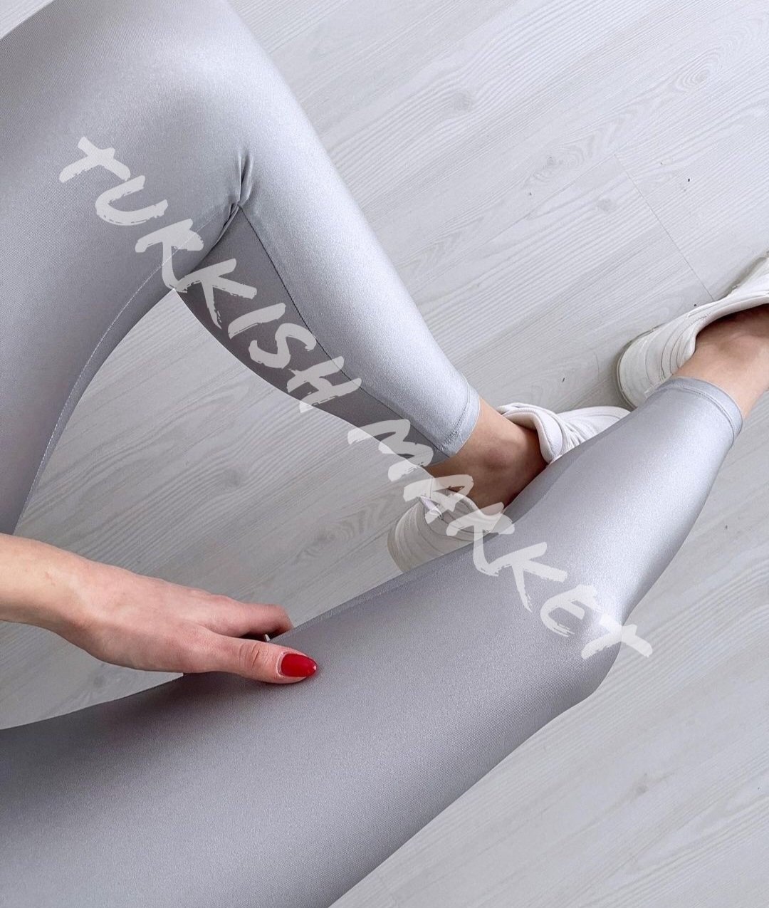 Silver Metallic leggings - Image 3