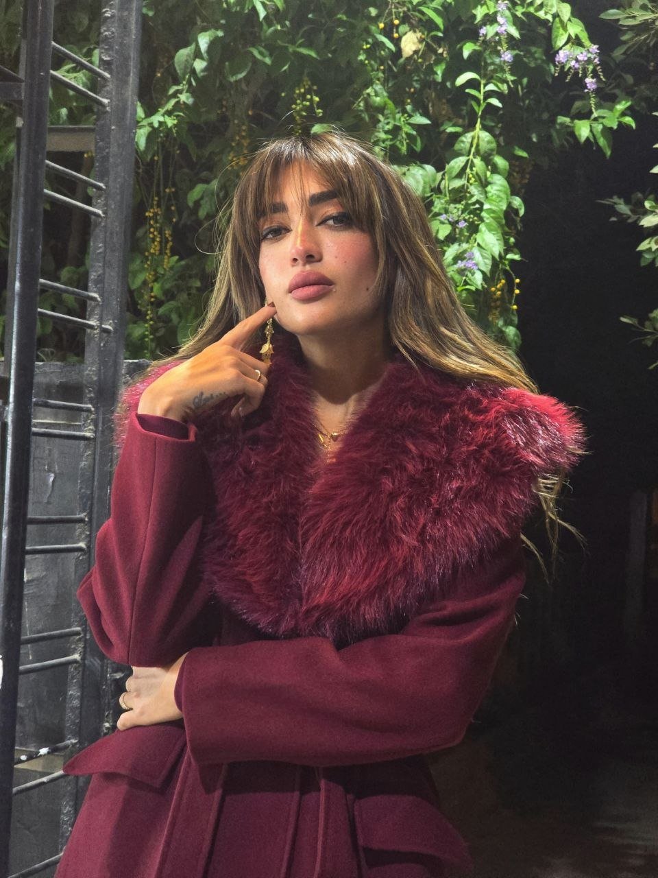 Burgundy fur wool coat with side pockets and belt - Image 6