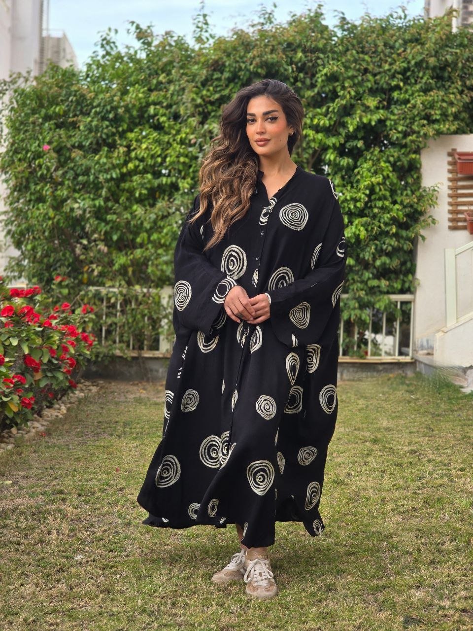 Black tunic gold embroidered  - صورة 4