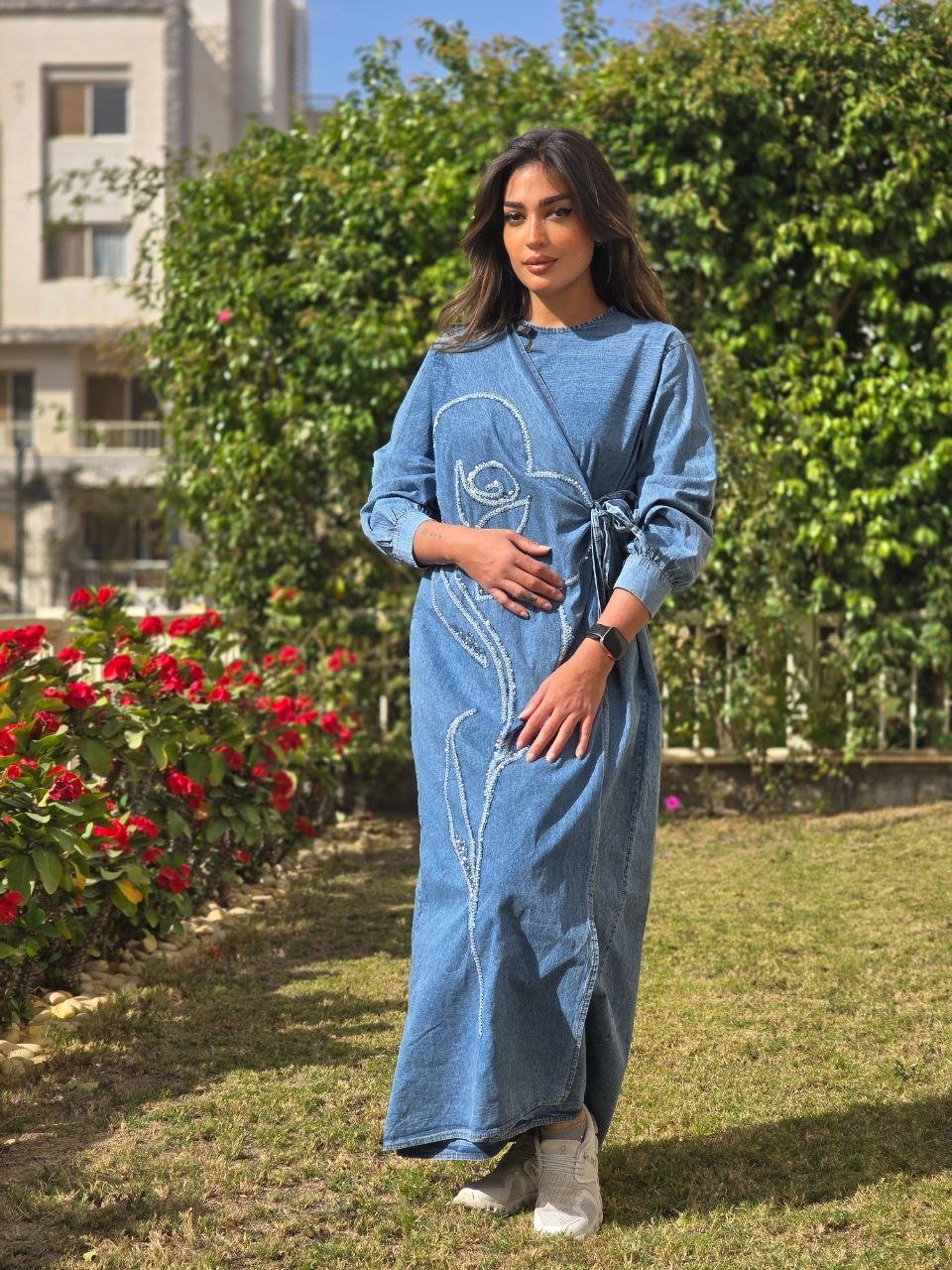 Floral denim dress with side tie - Image 4