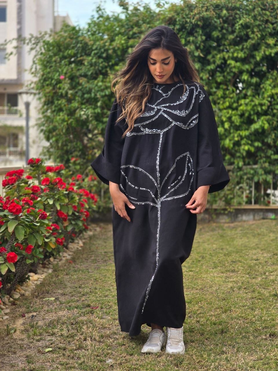 Black floral embroidered dress - صورة 3