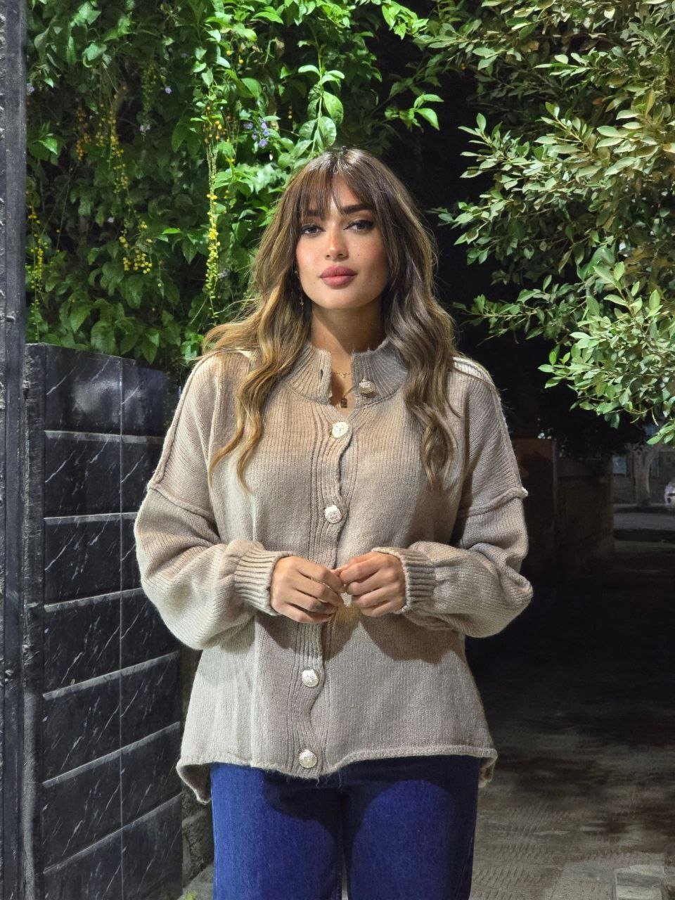Oversize Café Cardigan with Gold Buttons  - صورة 1