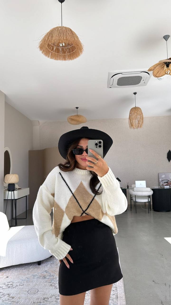 Black Suede Skirt - صورة 2