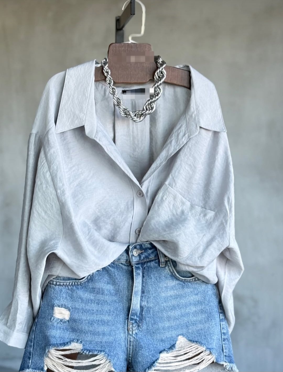 Light grey basic shirt - Image 3