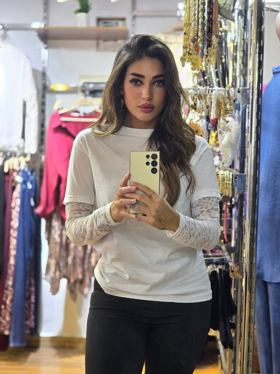 White lace tshirt  - Image 1