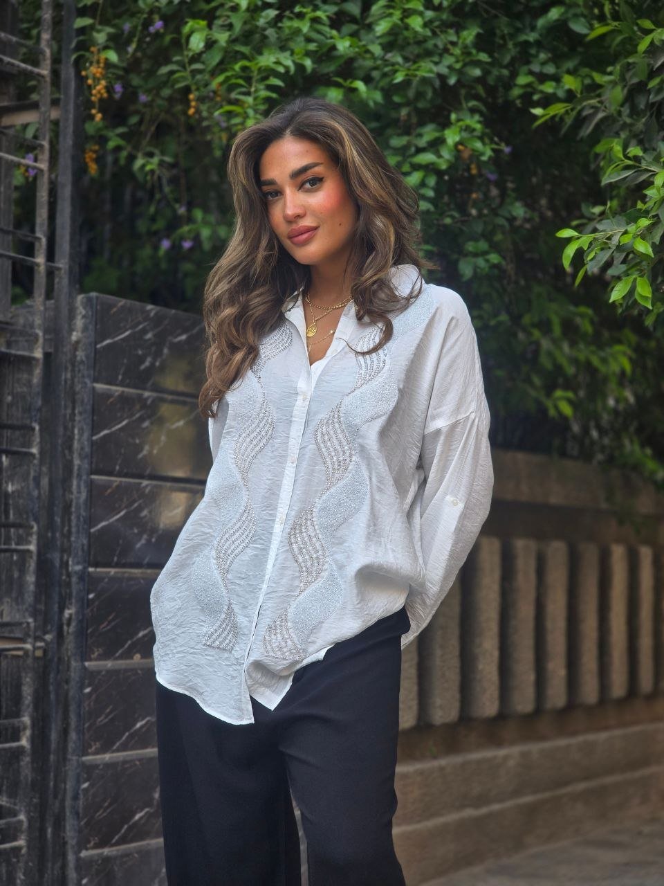 White embroidered linen shirt - صورة 4