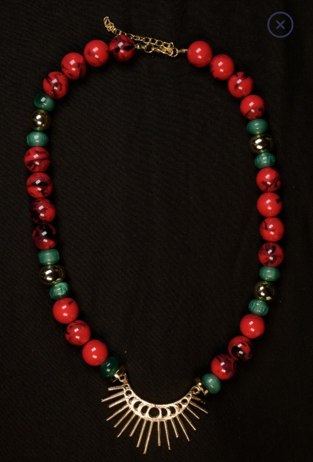 Red And Green Beaded Necklace With a Gold Toned Sun Burst Pendant  - صورة 4