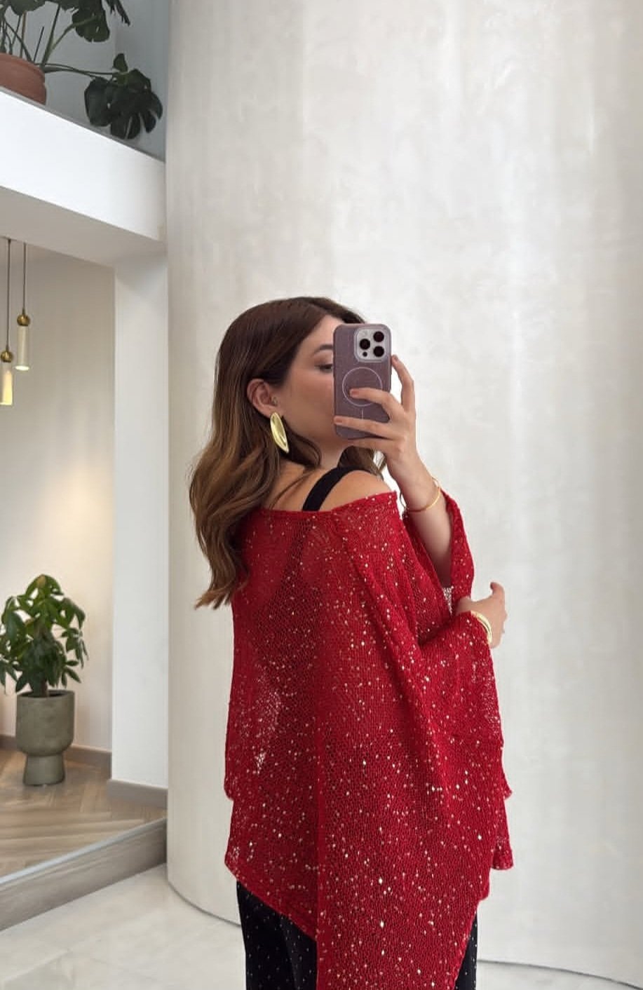 Red glittery Poncho  - صورة 5