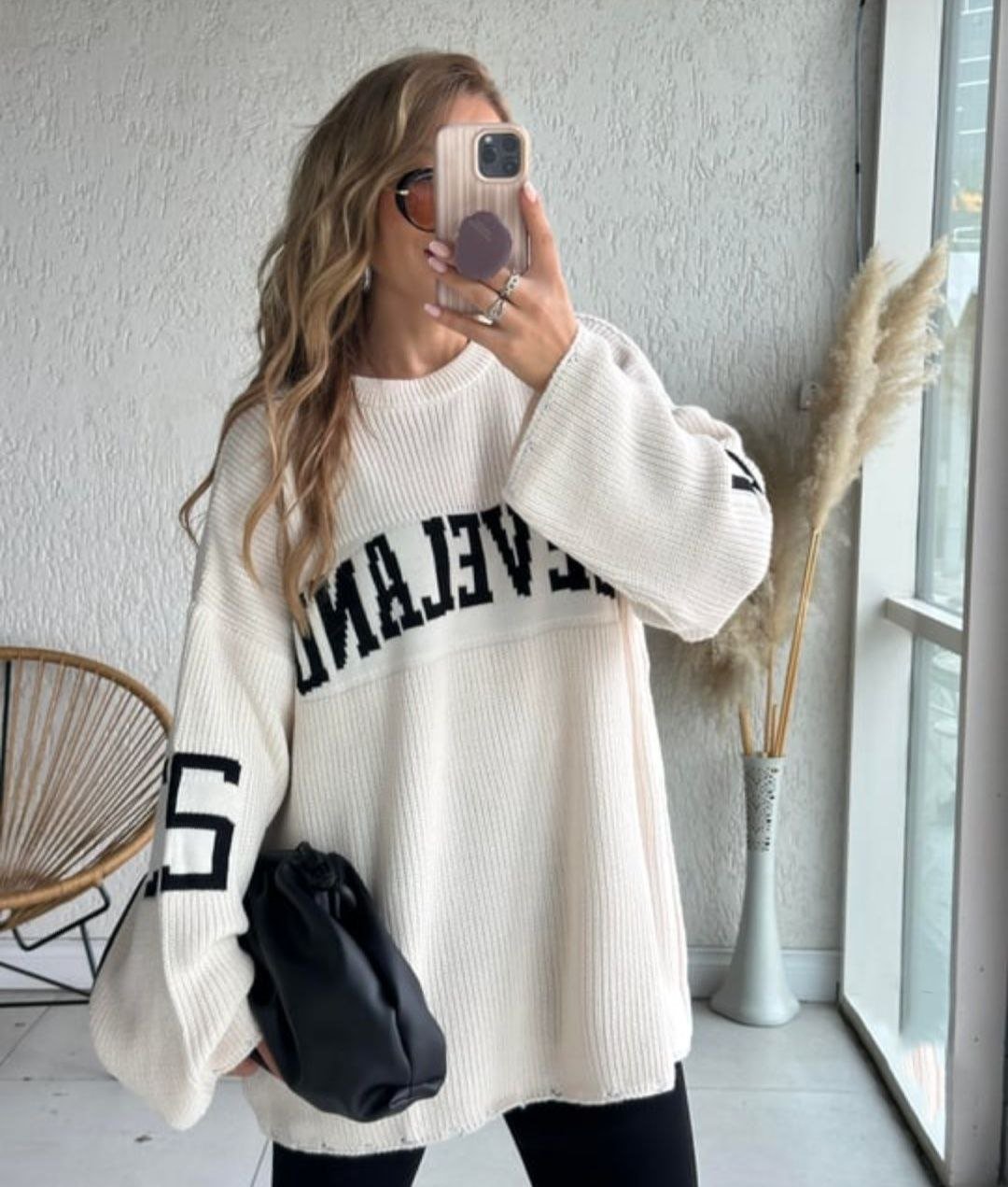 Offwhite Knitted Cleveland  - صورة 5