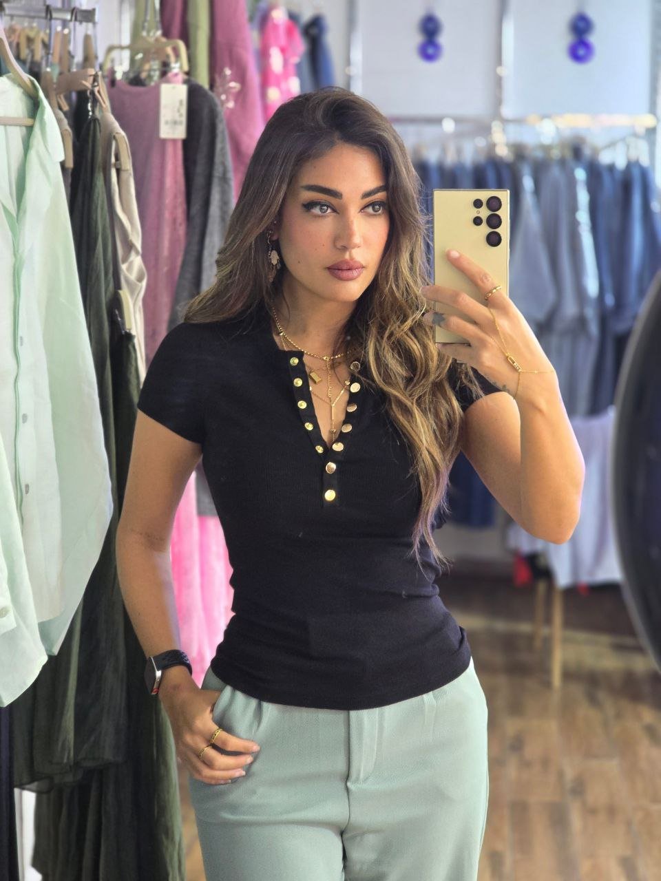 Shaper top with front gold buttons  - Image 6
