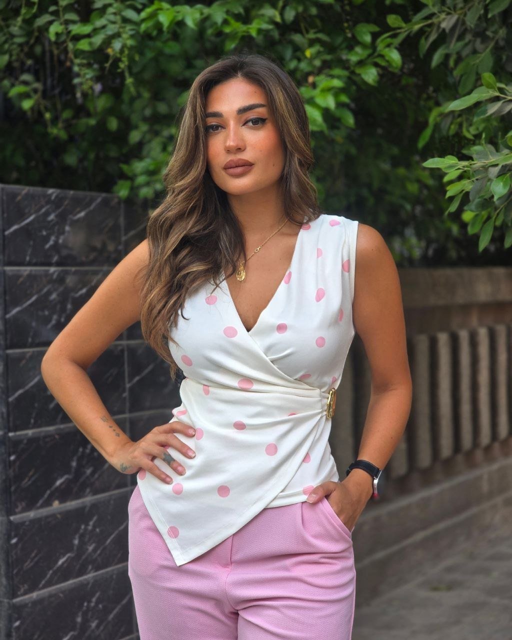 Pink polka top w gold accessory  - Image 2