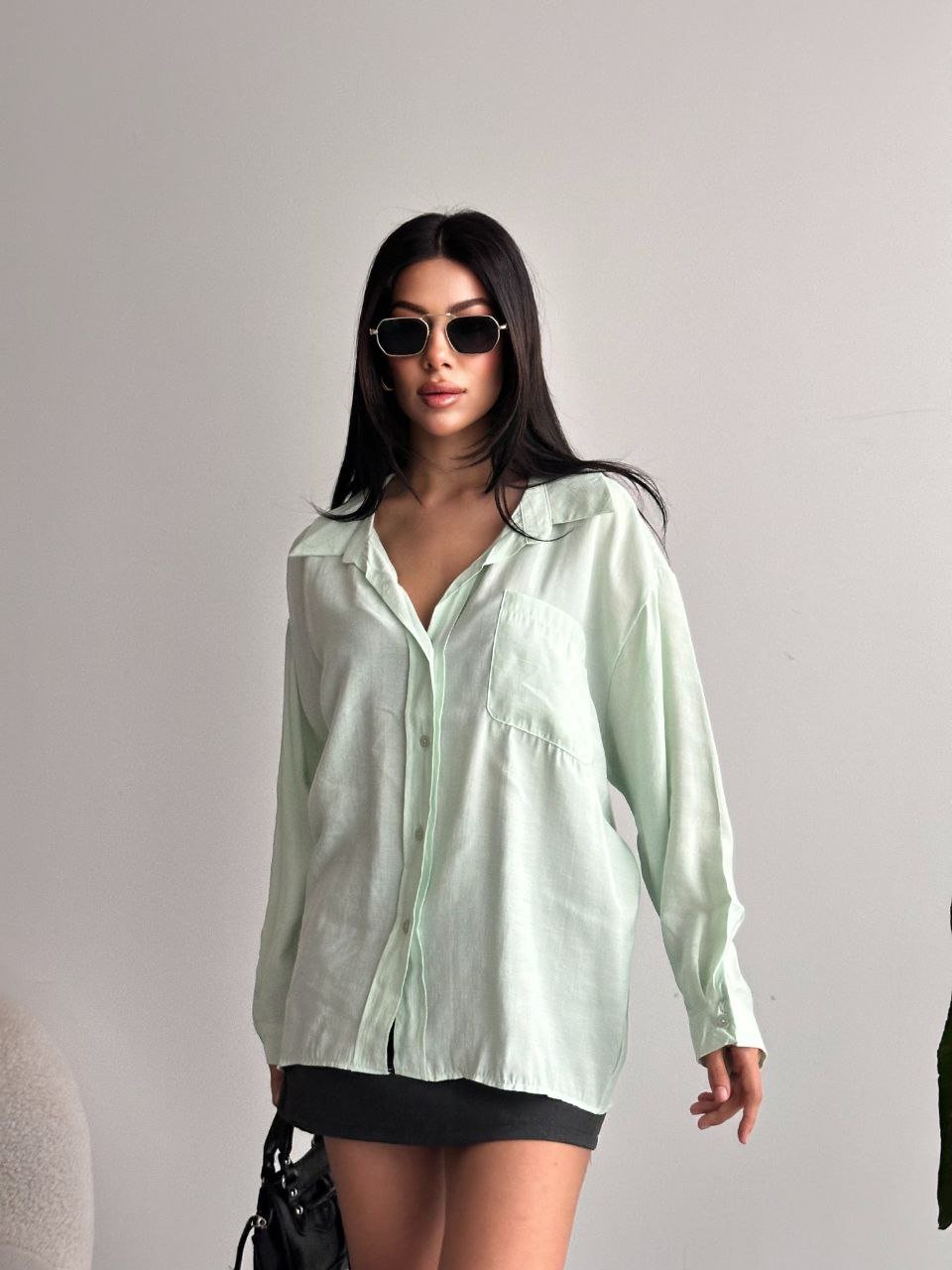 Mint green oversize basic shirt - Image 4