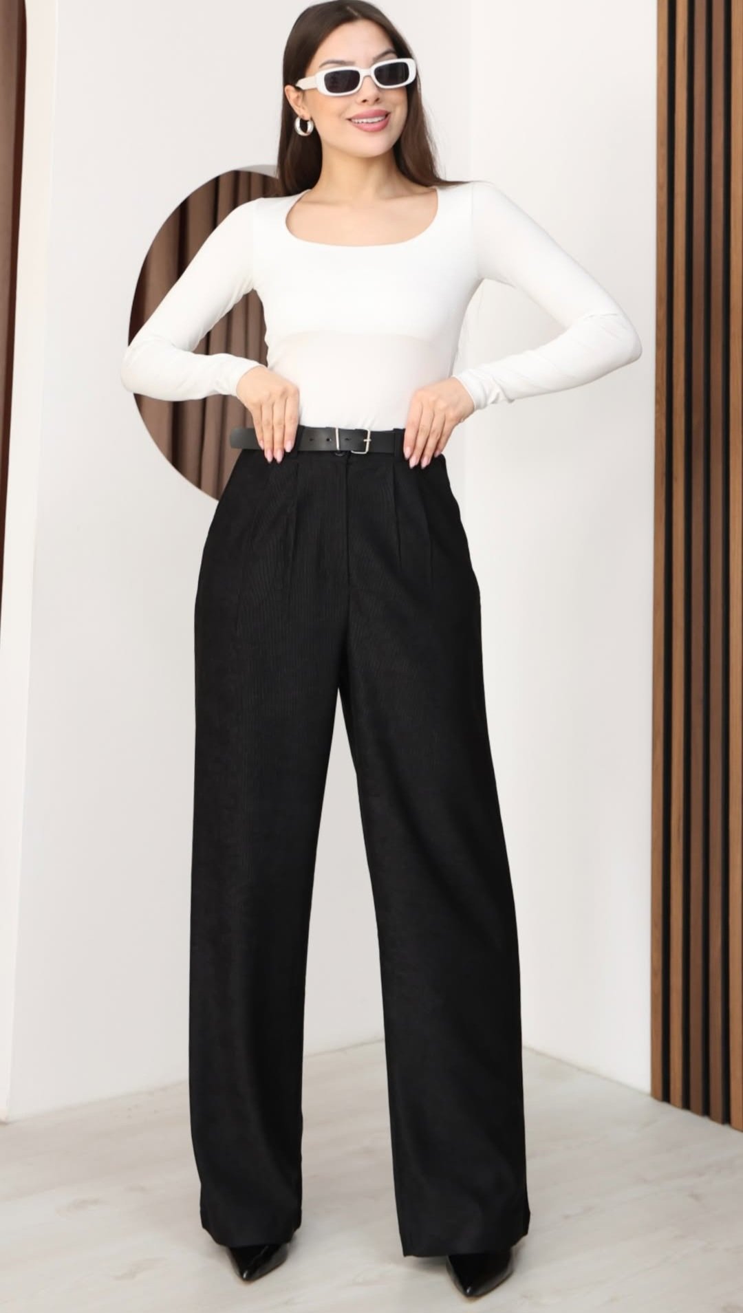 Black kadife pants with belt - Image 1