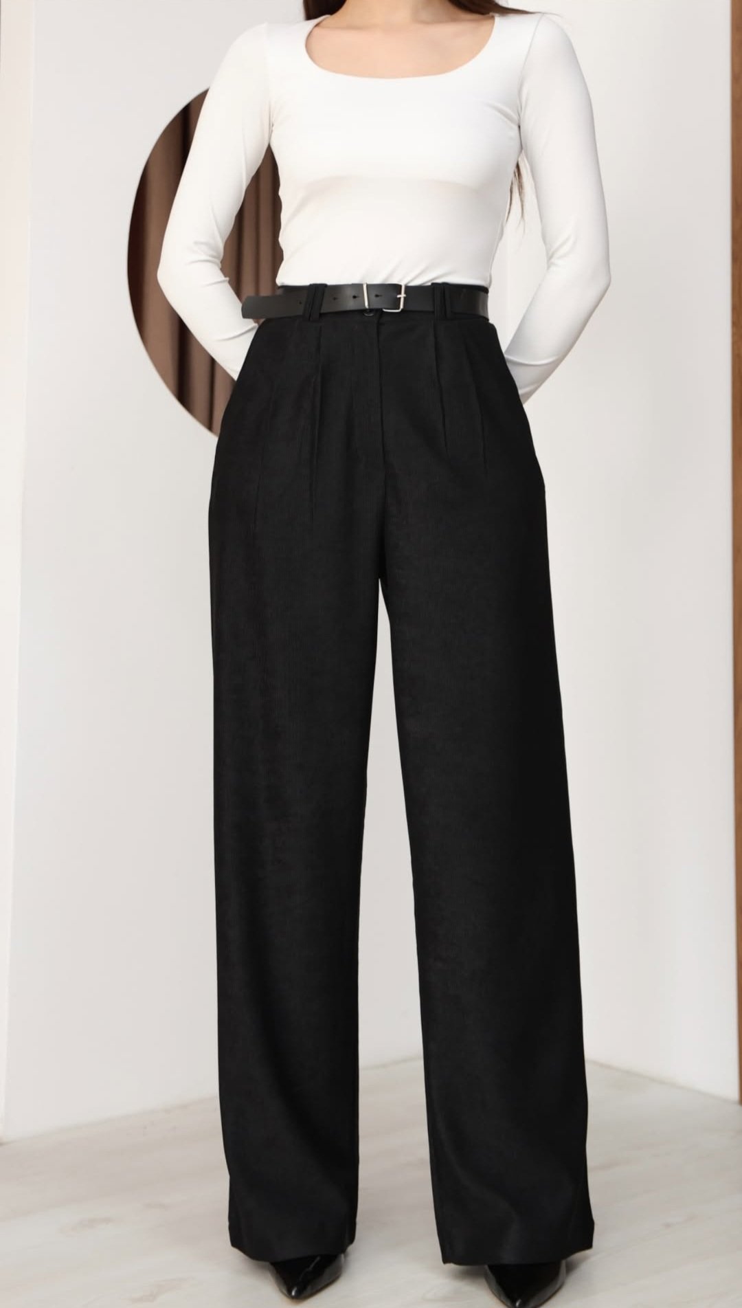 Black kadife pants with belt - Image 2