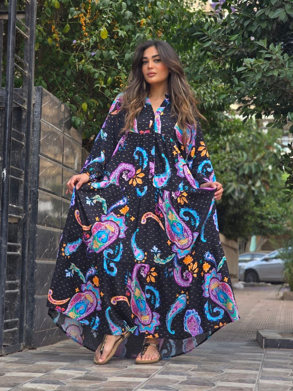 Black multicolour dress with gold shimmer - صورة 3