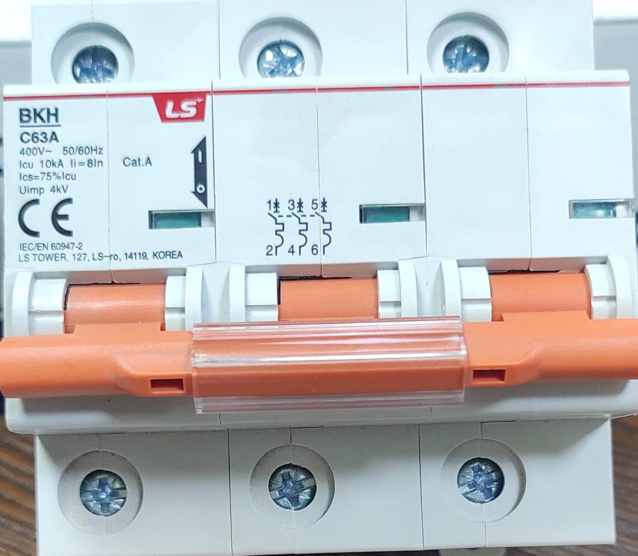 LS CIRCUIT BREAKER  63A  - صورة 3