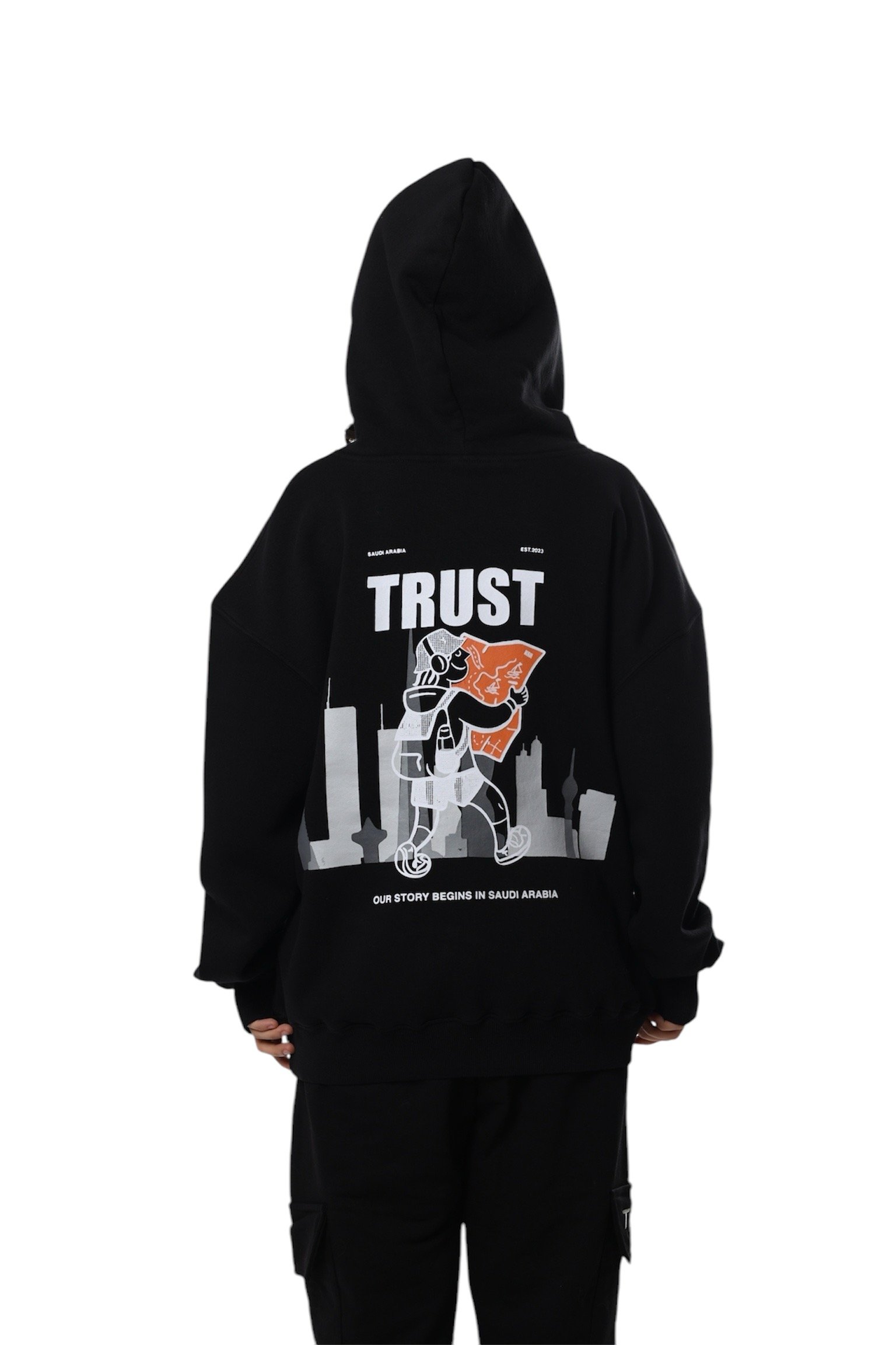Classic Black Hoodie  - صورة 4