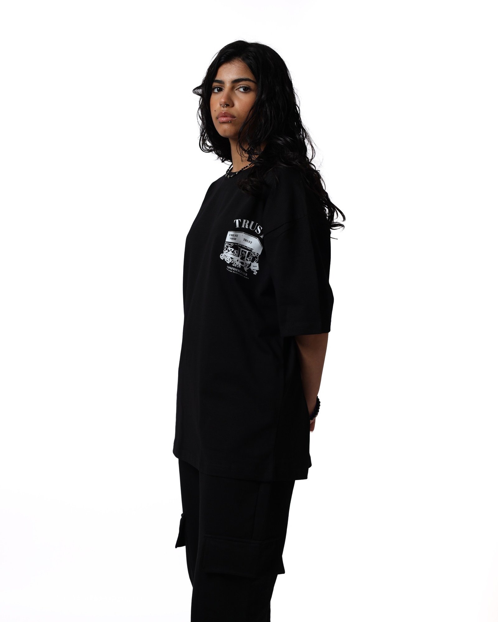 Black T-shirt - صورة 4