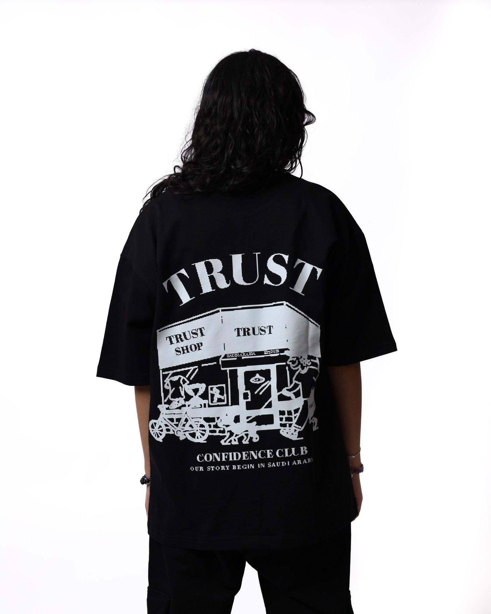 Black T-shirt - صورة 5