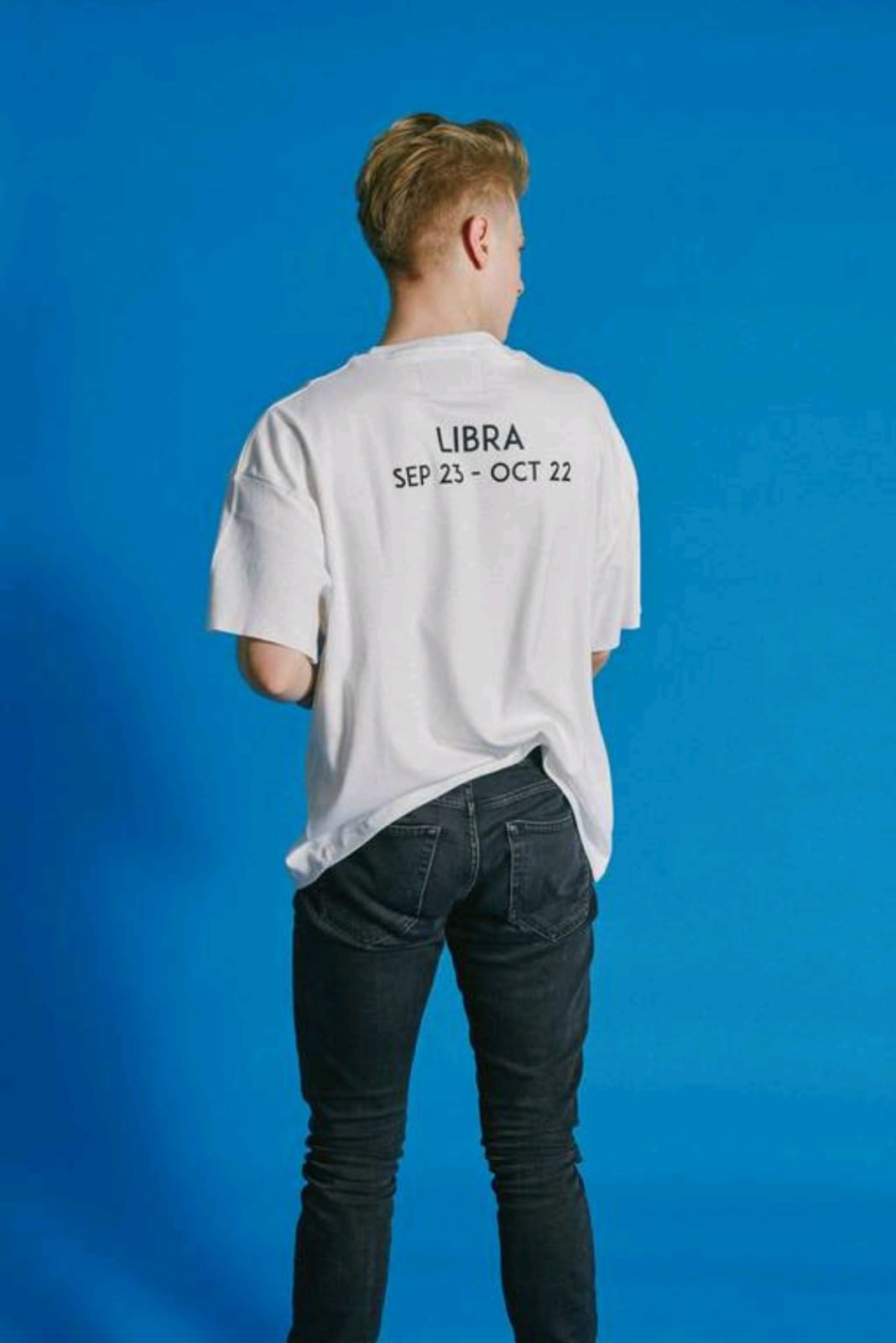 Oversized zodiac t-shirt - صورة 10