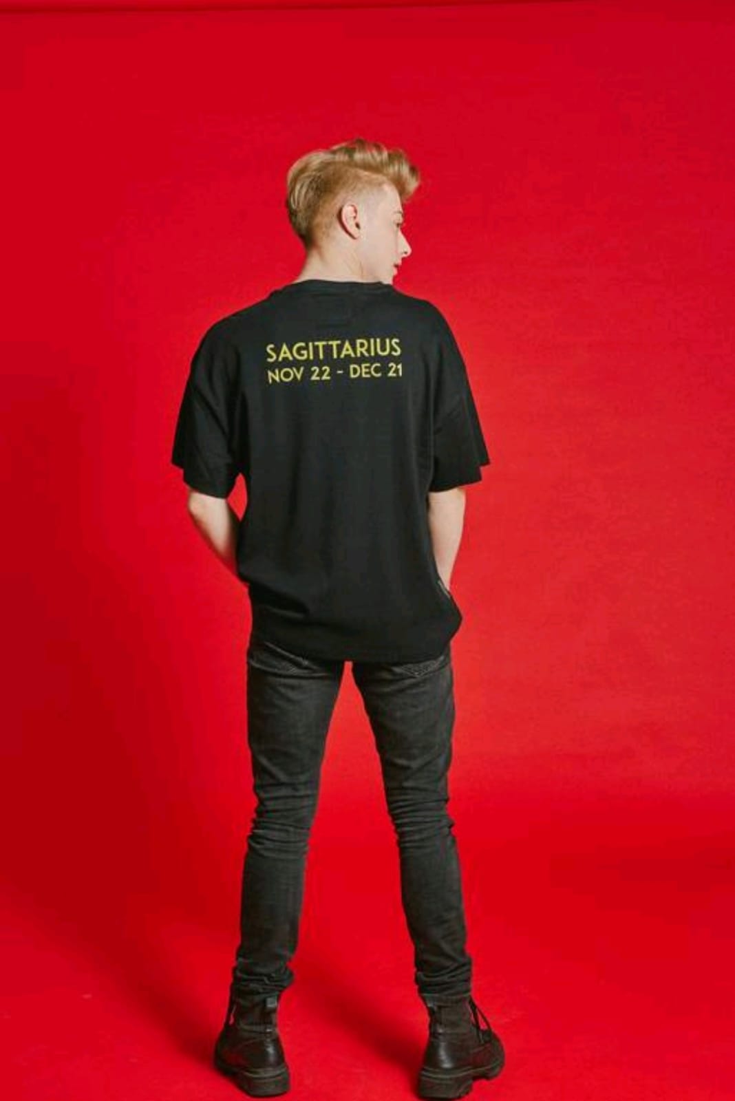 Oversized zodiac t-shirt - صورة 7