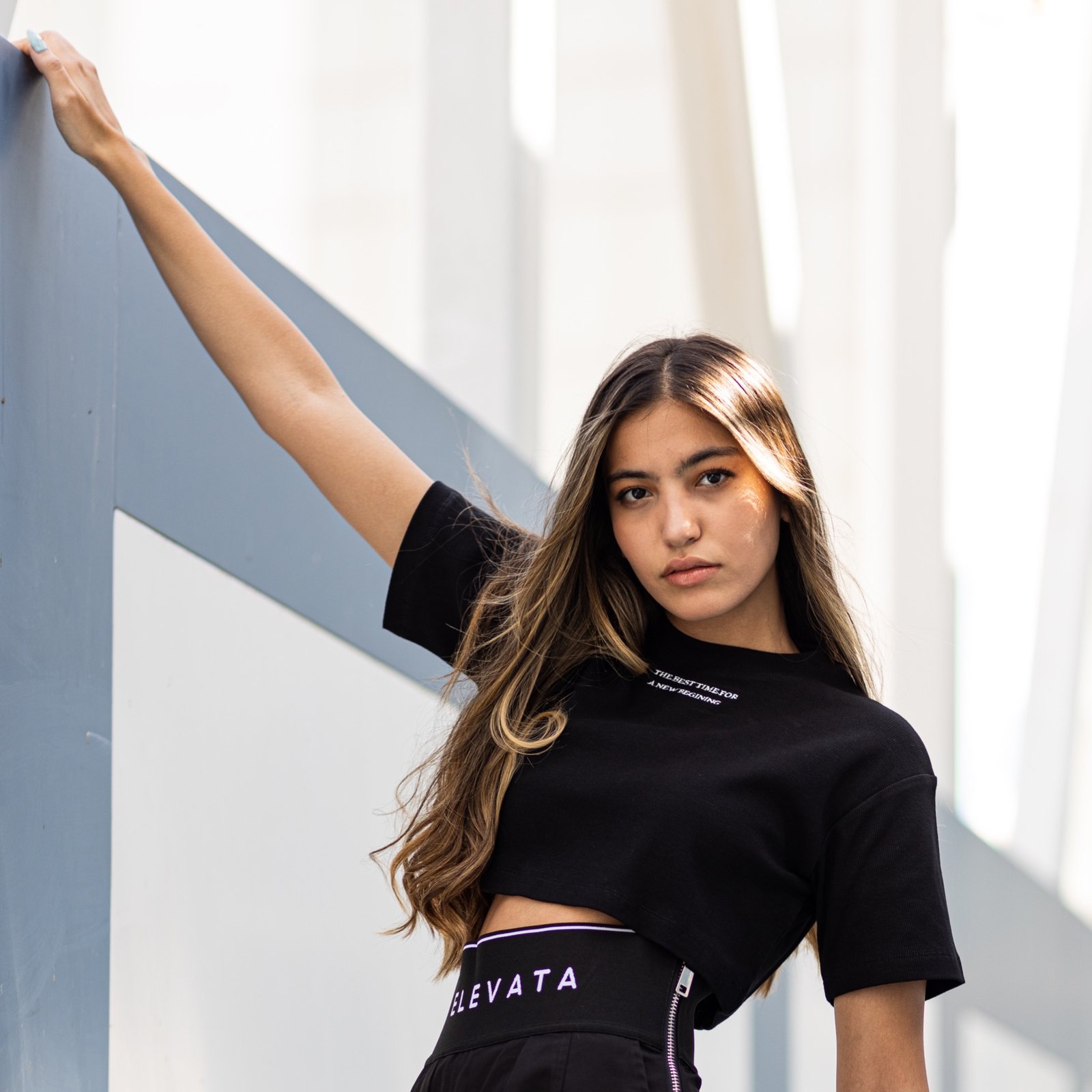 Logo print cropped rib T-shirt - صورة 4