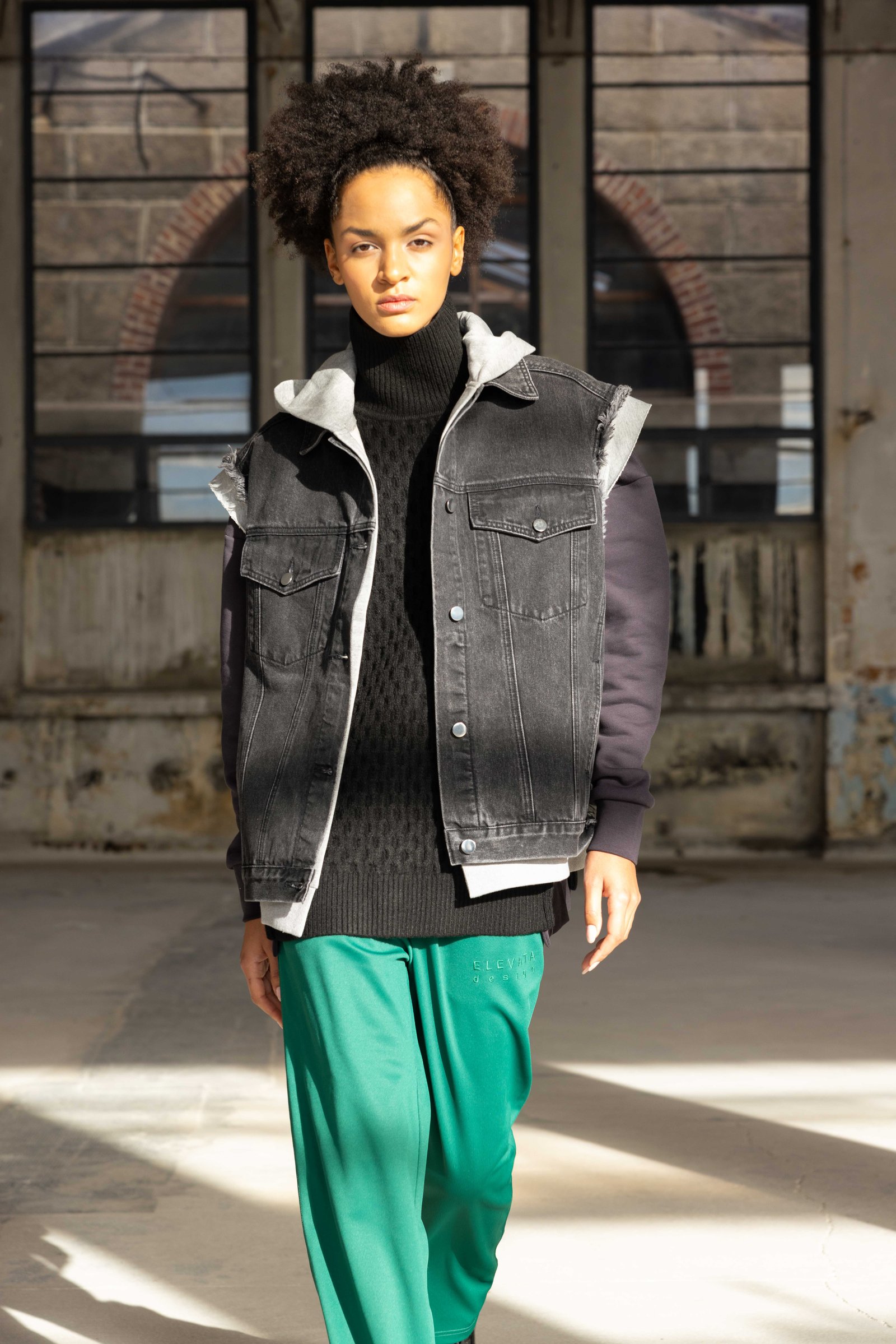 New hooded design denim vest - Image 12