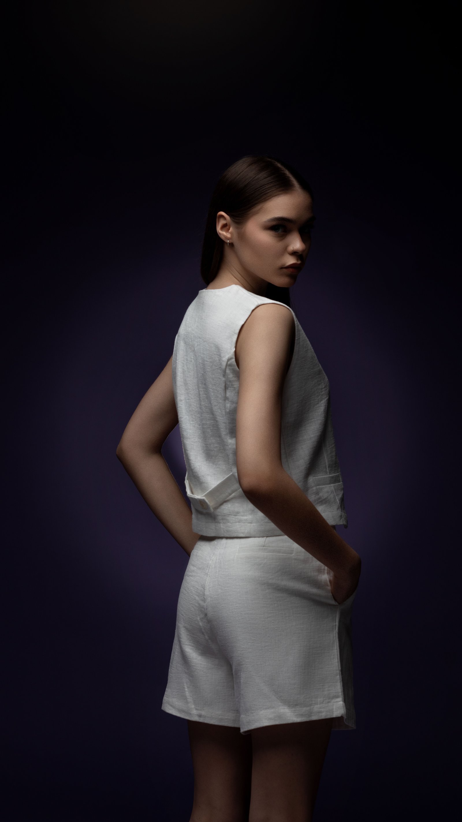 Classic Linen Vest - Image 3