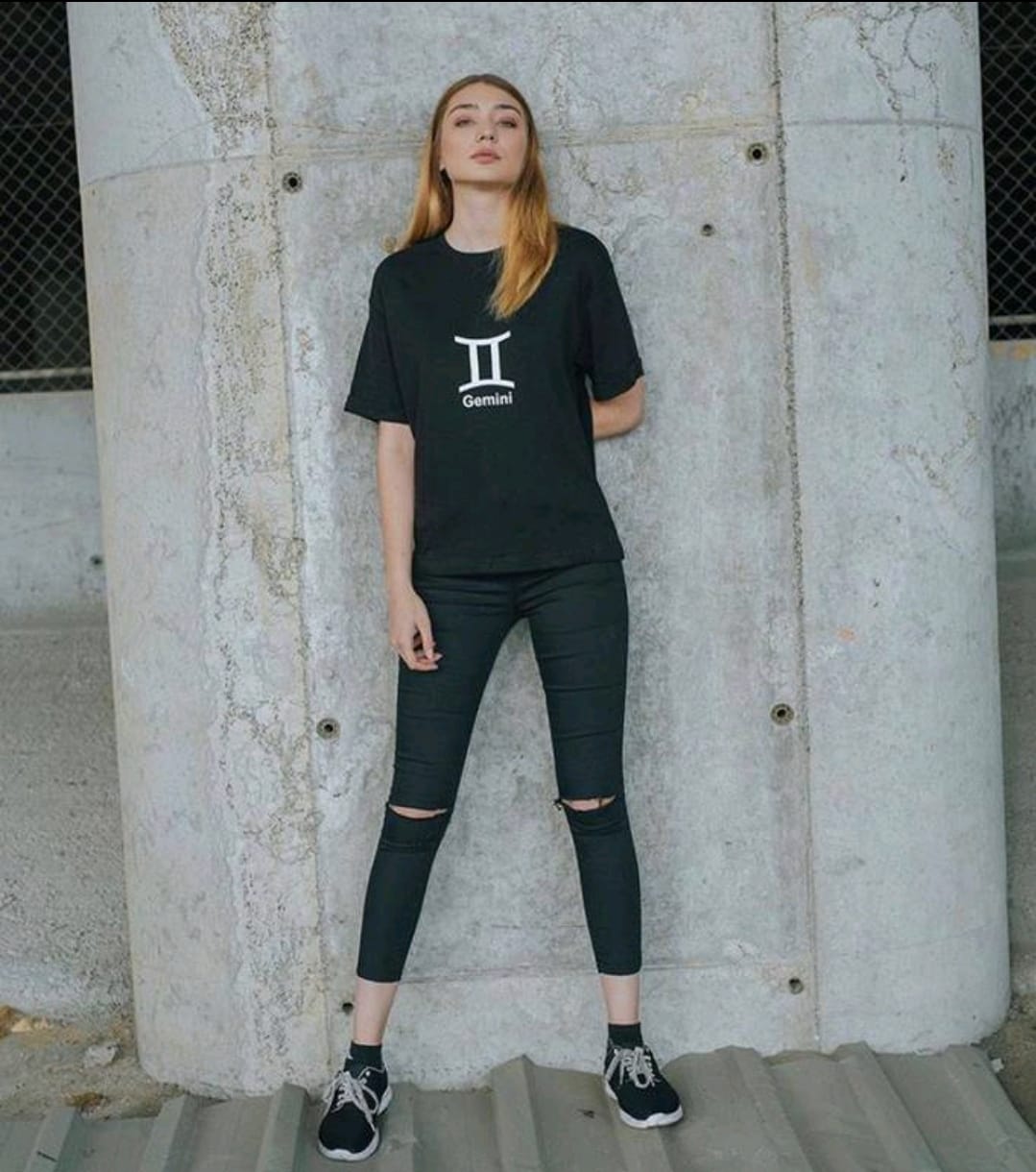 Unisex zodiac t-shirt - صورة 2