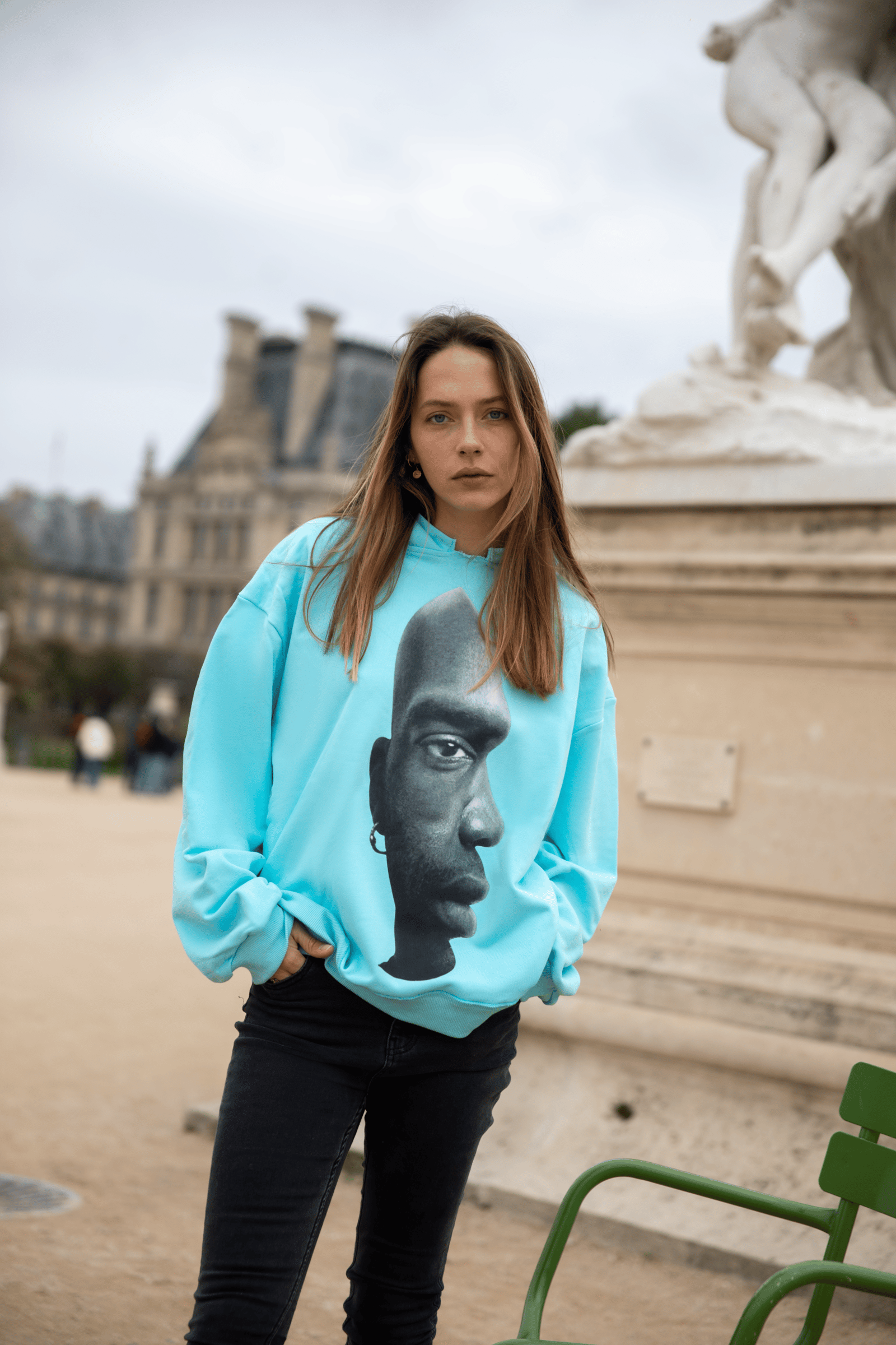 Elevata hoodie with illusion print on the front - صورة 8