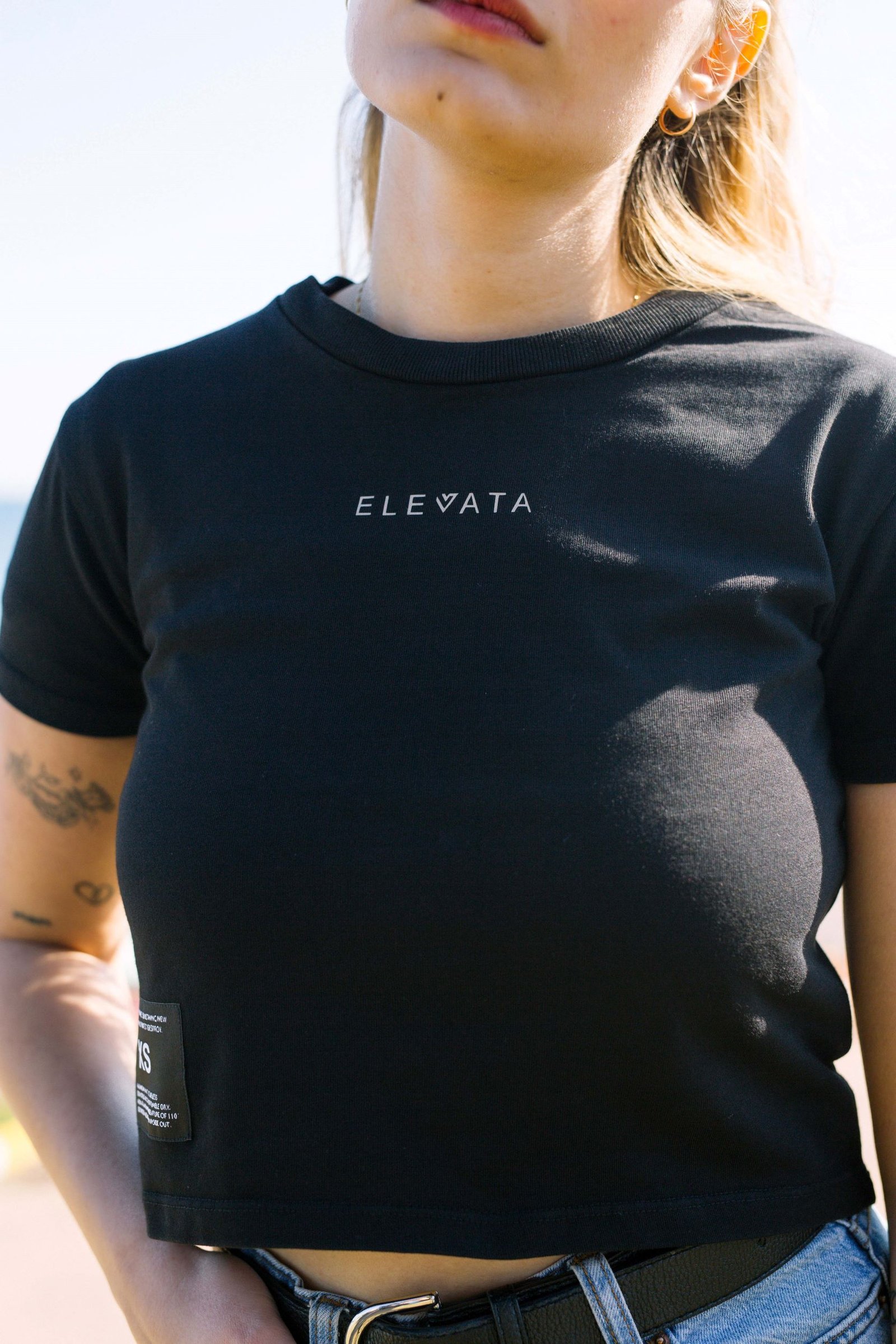  Love in all languages cropped top - صورة 2