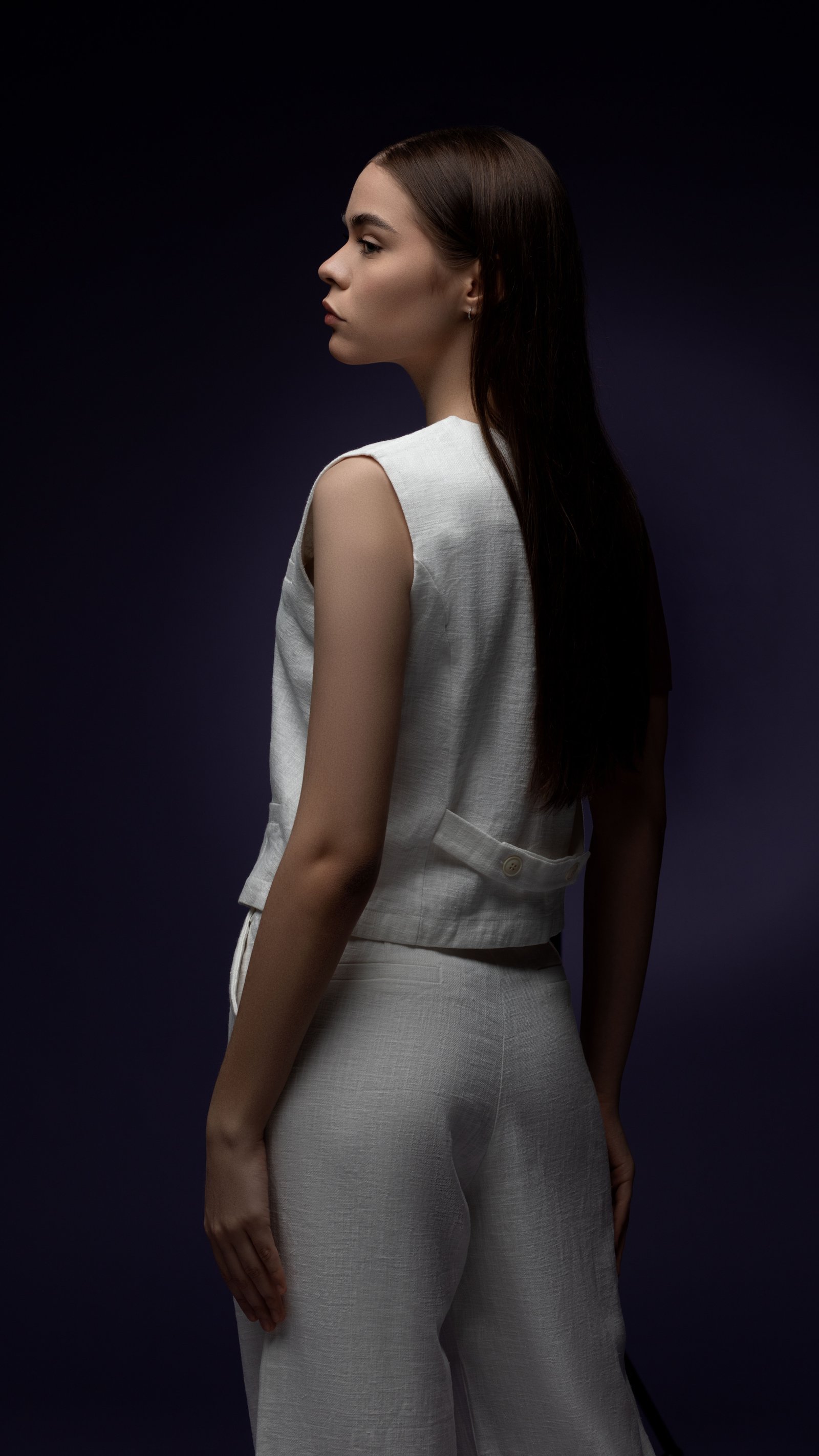 Classic Linen Vest - Image 5