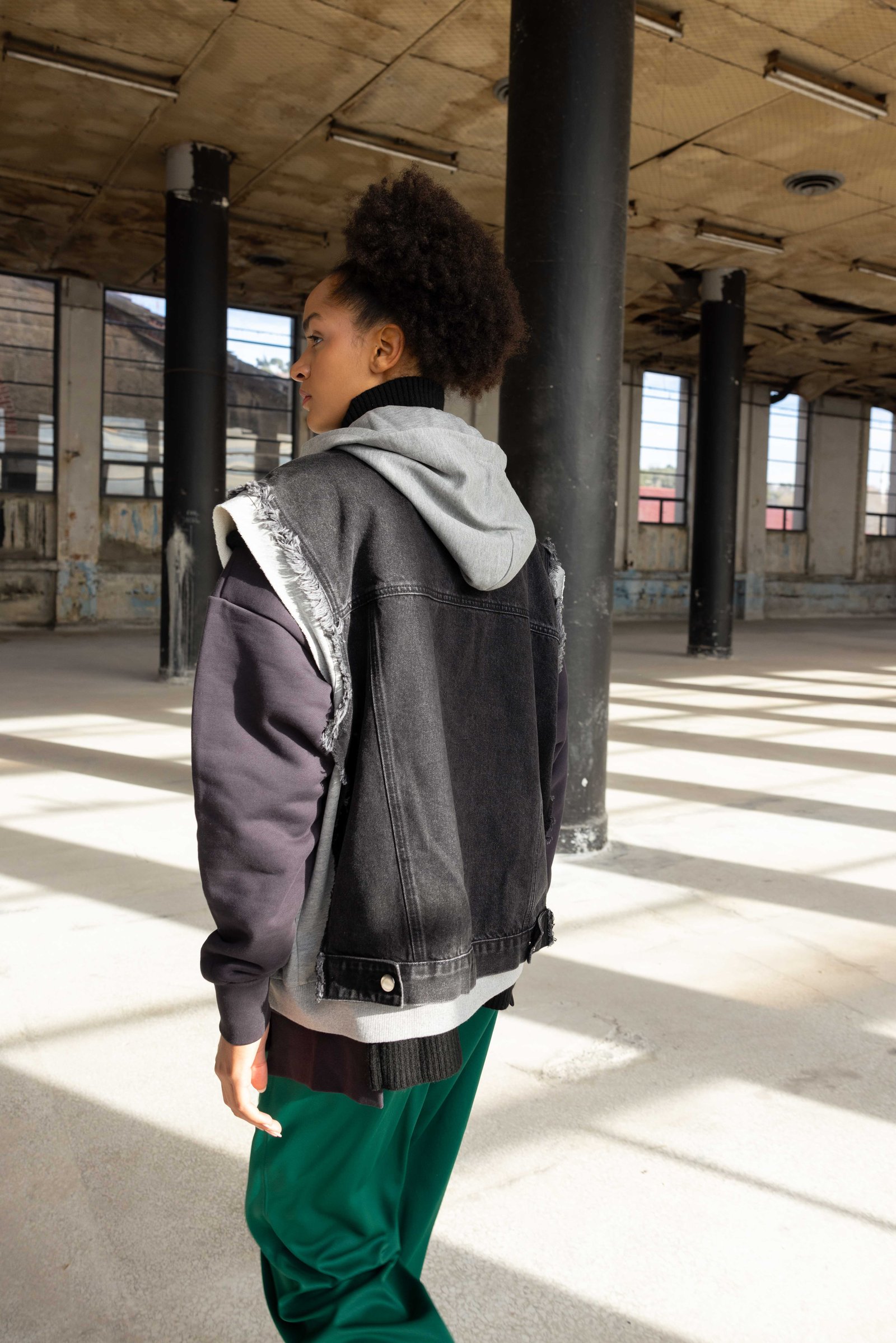 New hooded design denim vest - Image 11