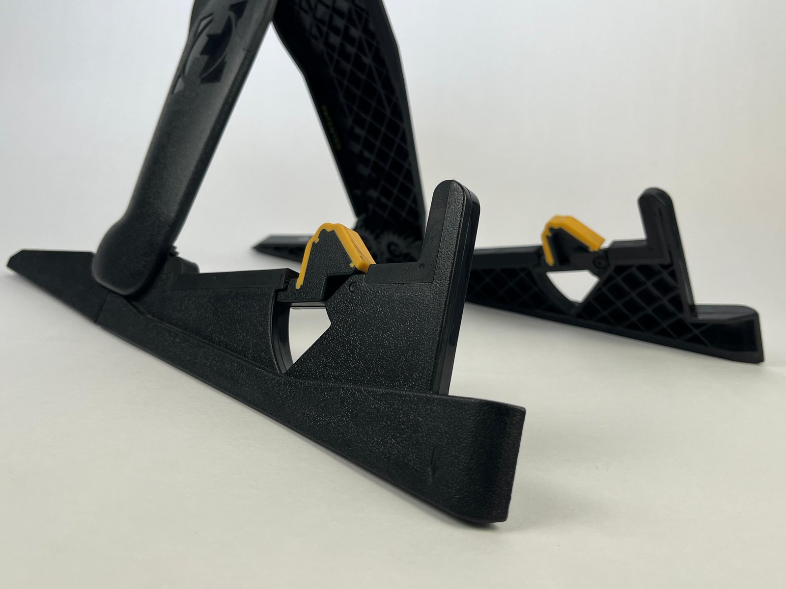 Electric Oud Stand by Herculesِ - Image 6