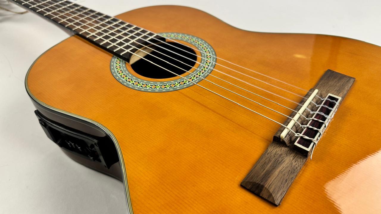 Classical Guitar & Equalizer Power Beat 2CAE - Image 4