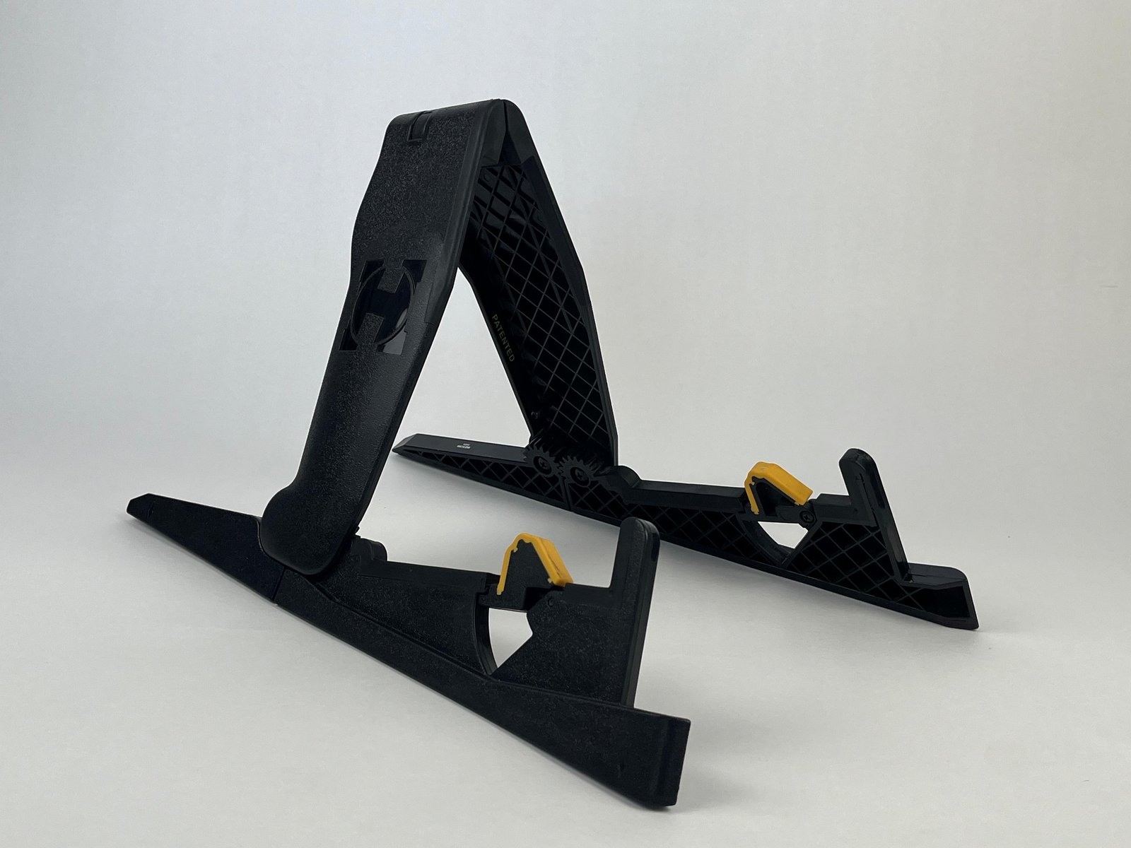 Electric Oud Stand by Herculesِ - Image 1