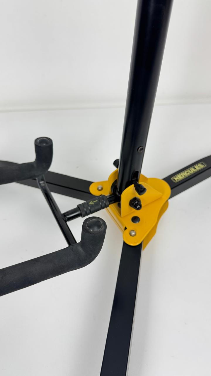Oud + Guitar Stand by Hercules - Image 12