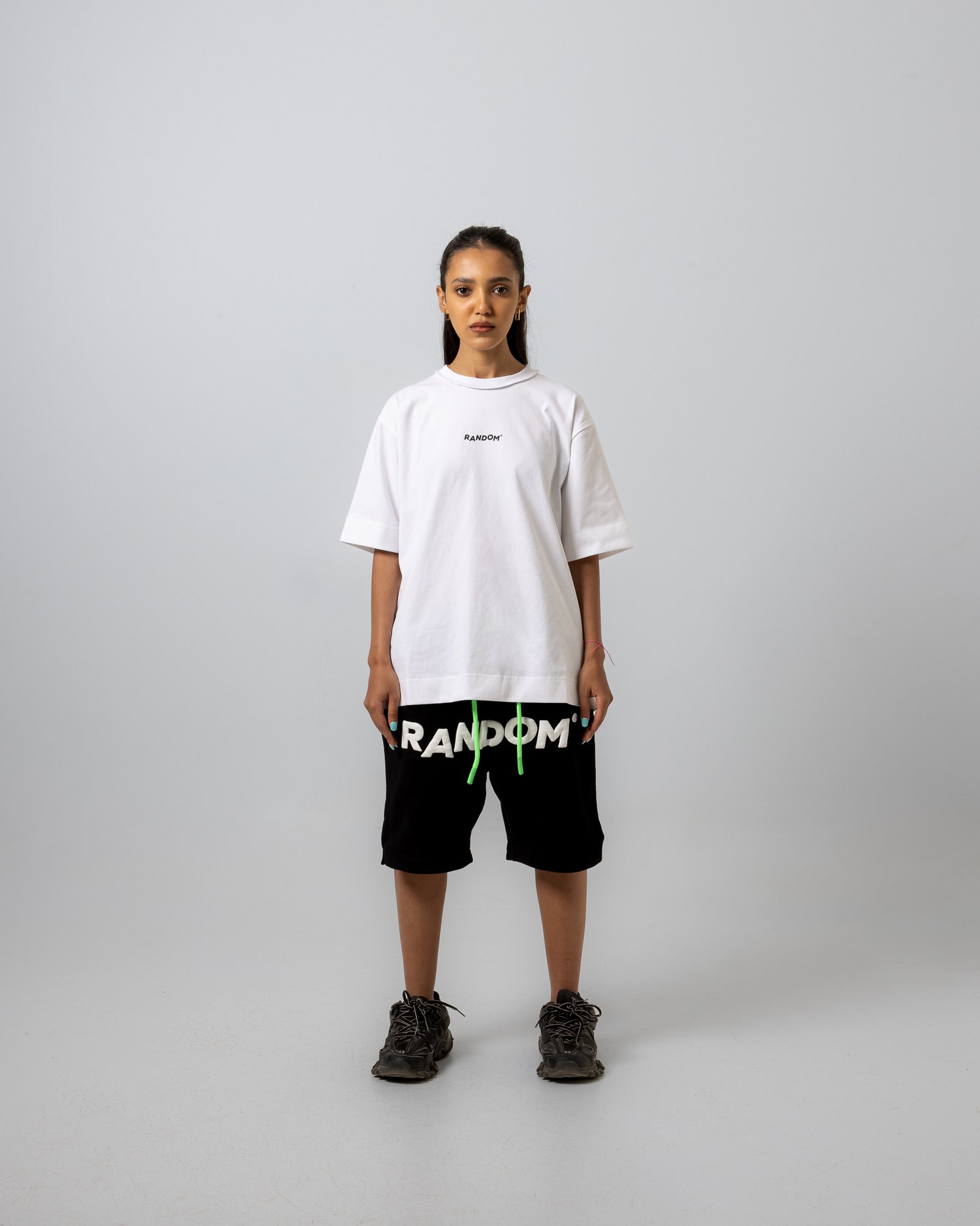 Random Black Short - صورة 3