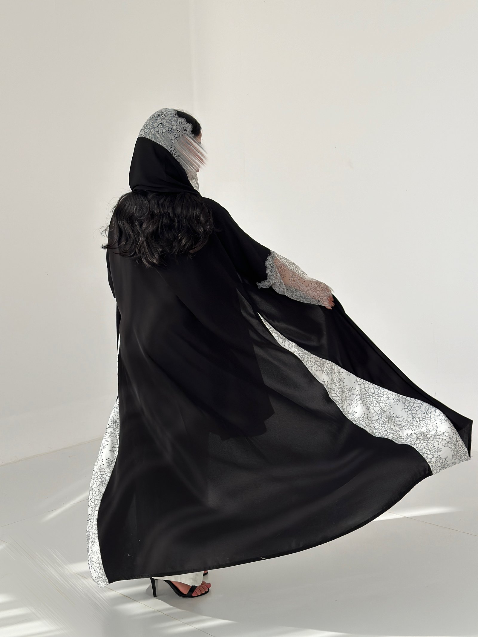 Mother of Pearl - صورة 4