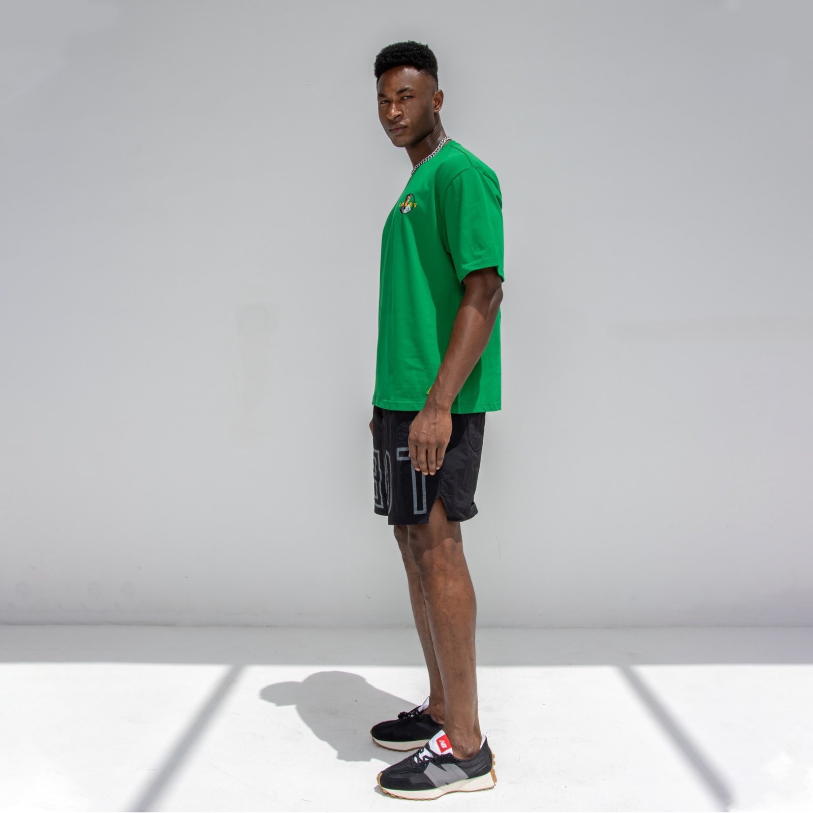 BLACK SHORTS - صورة 4