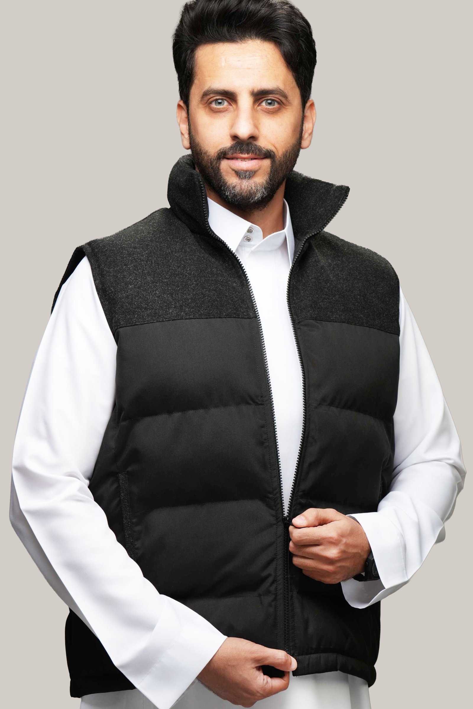 سديرية ويندبروف جوخ + قطن بلون أسود W114 - صورة 1