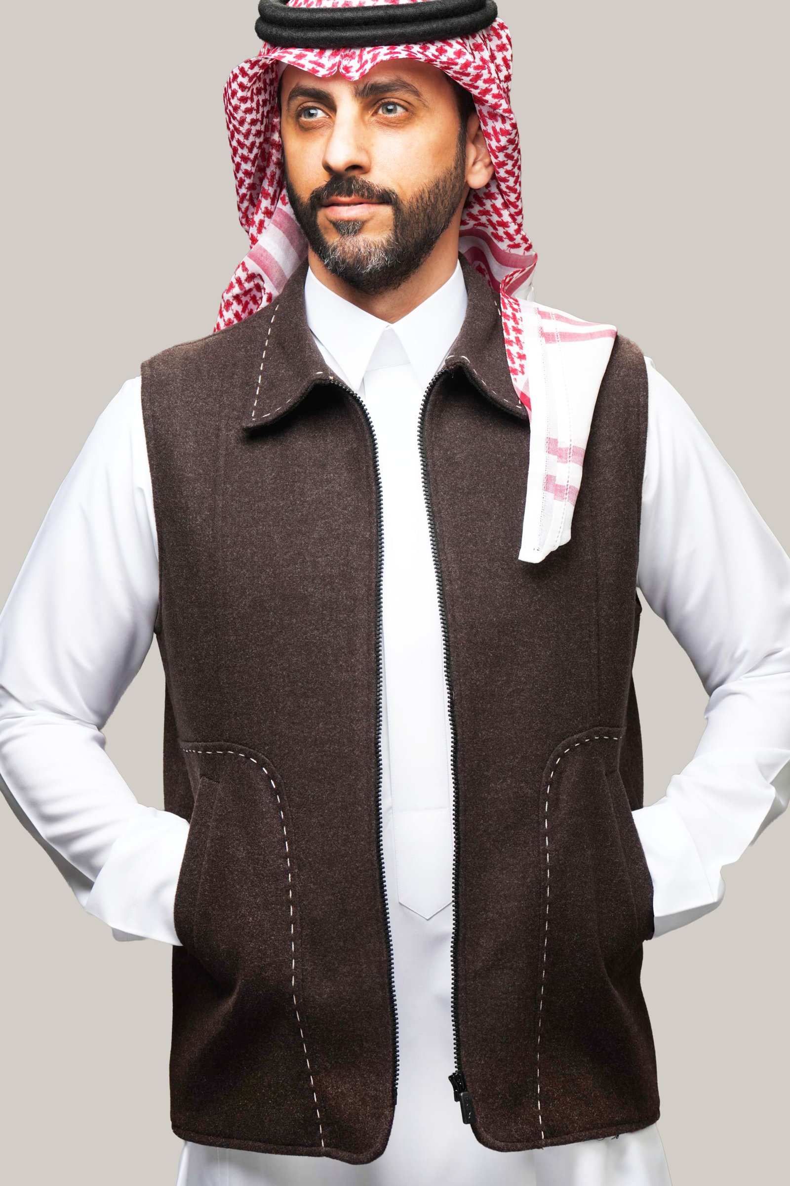 سديرية جوخ بلون بني W101 - صورة 2