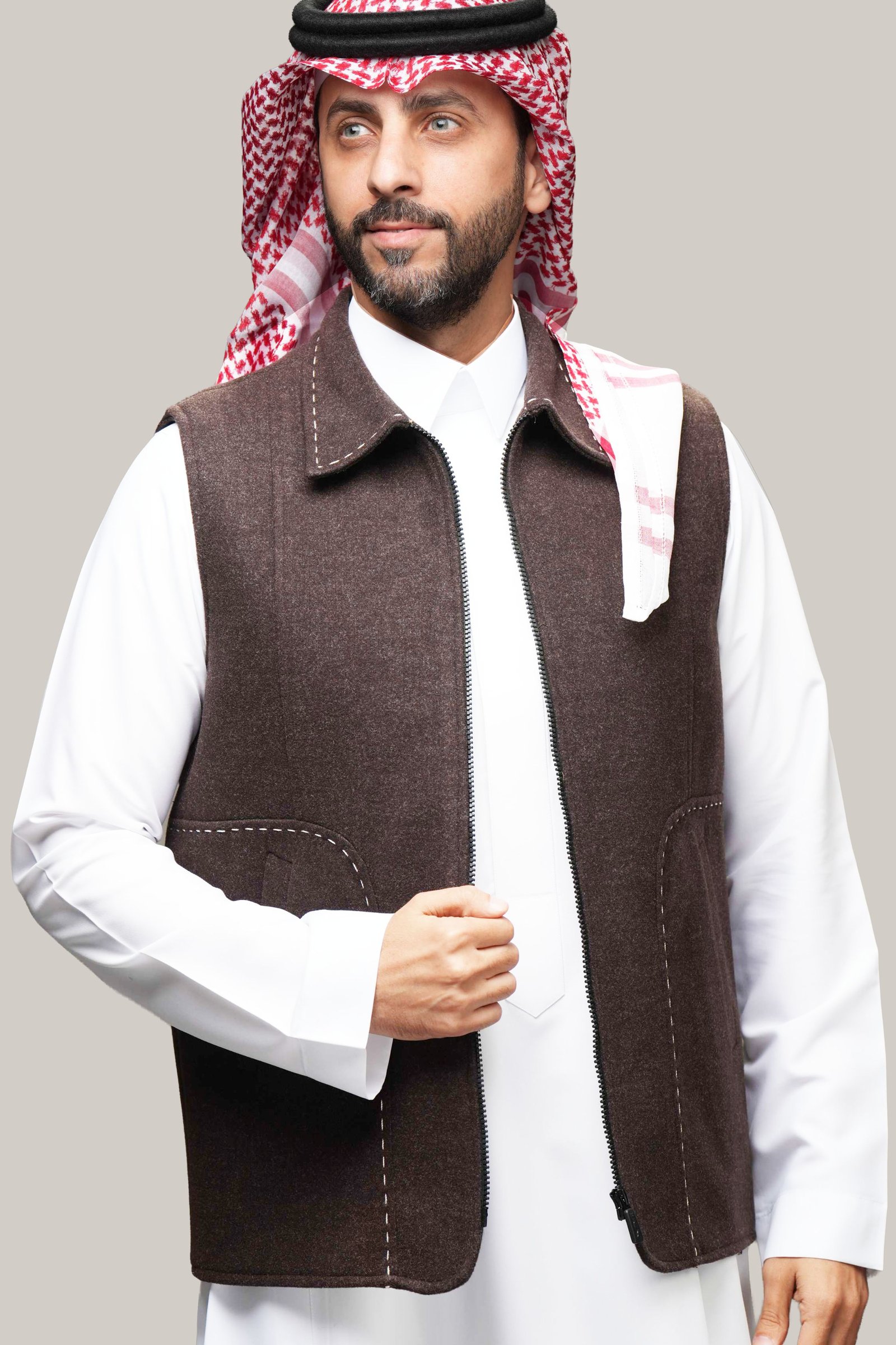 سديرية جوخ بلون بني W101 - صورة 3