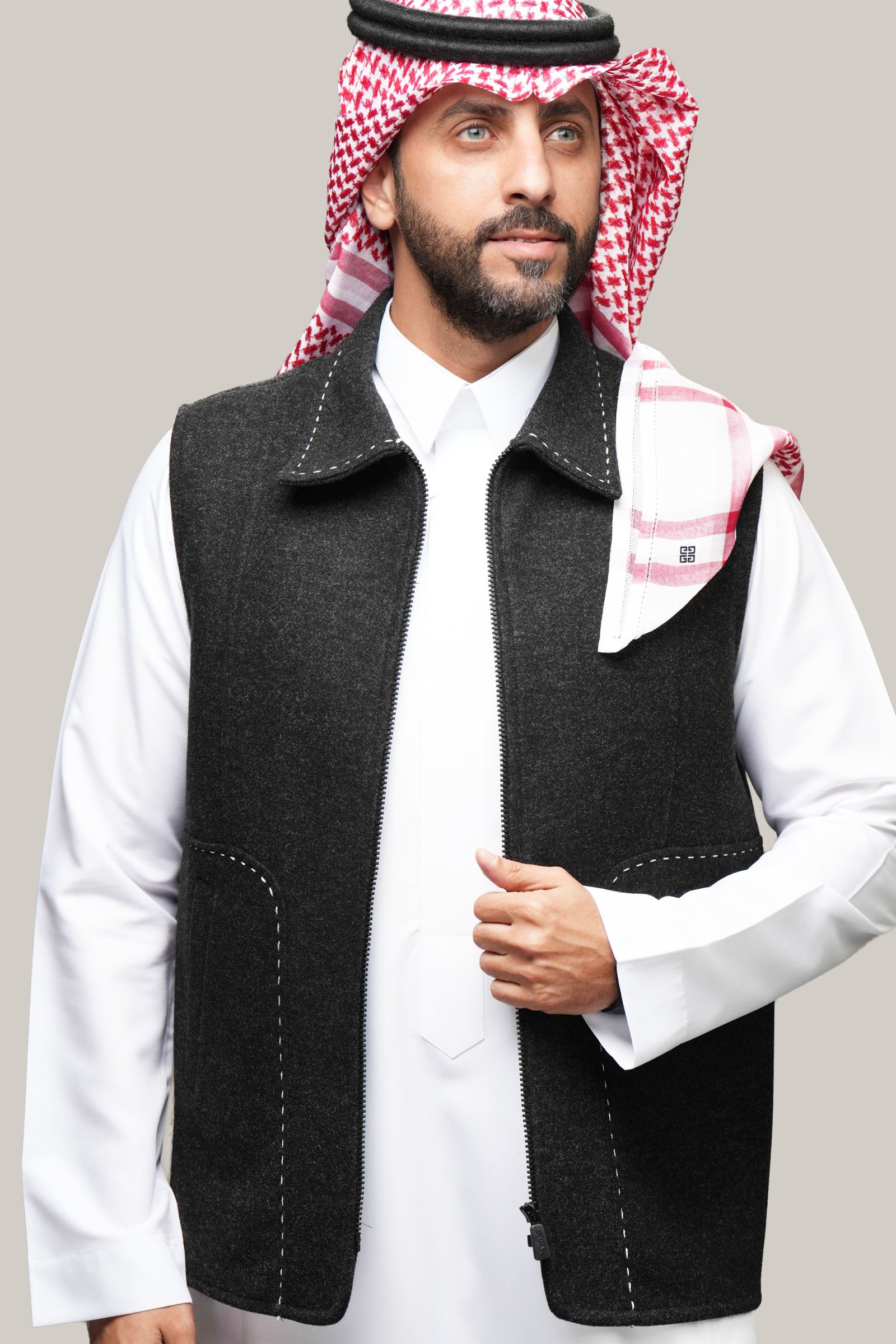 سديرية جوخ بلون أسود W102 - صورة 3