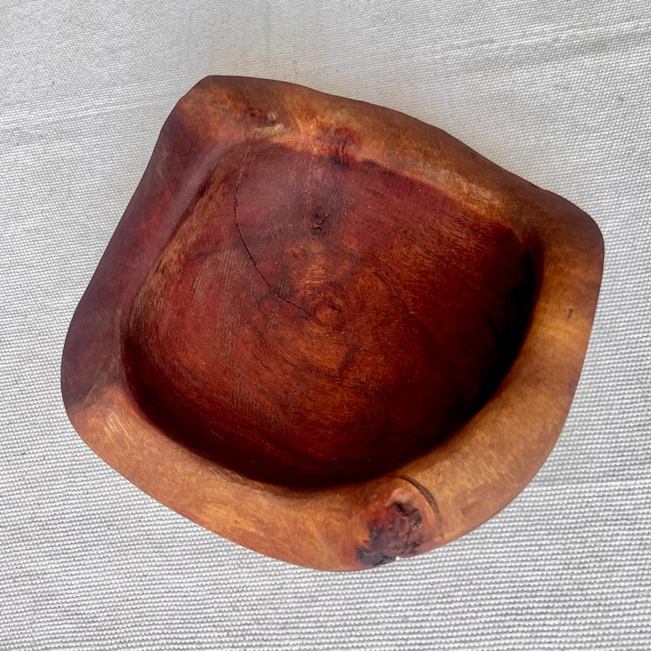 Eccentric Hand carved Bowl - صورة 3
