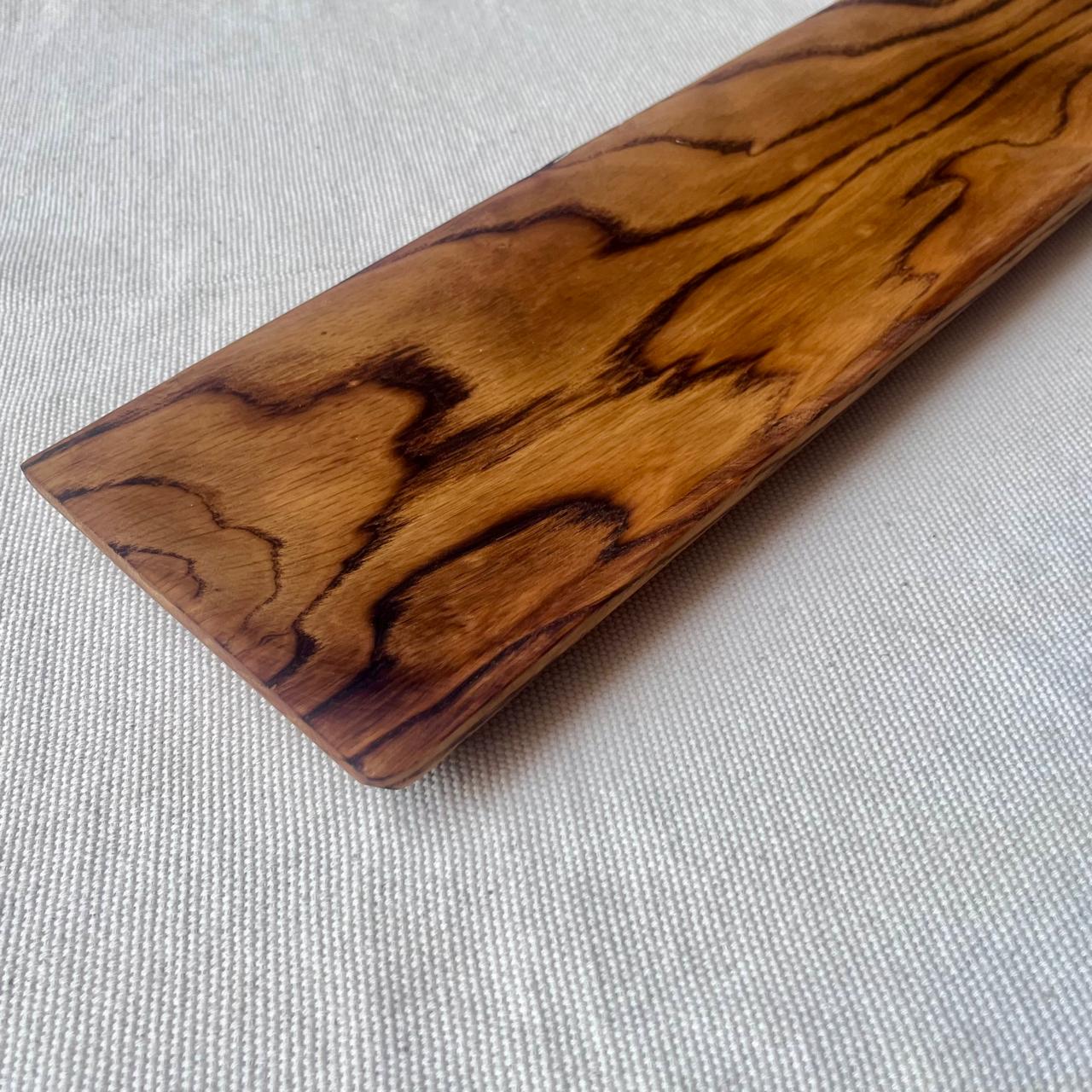 Long Oak Wood Serving Platter - صورة 4