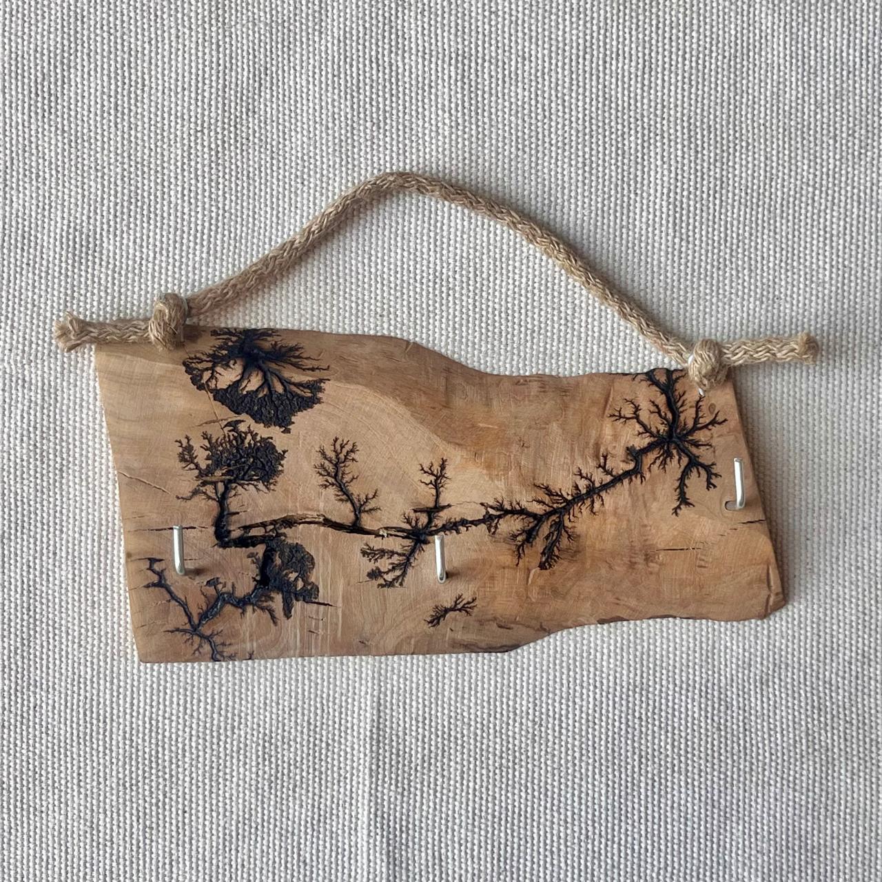 Olive Wood Live Edge Key Holder - صورة 6