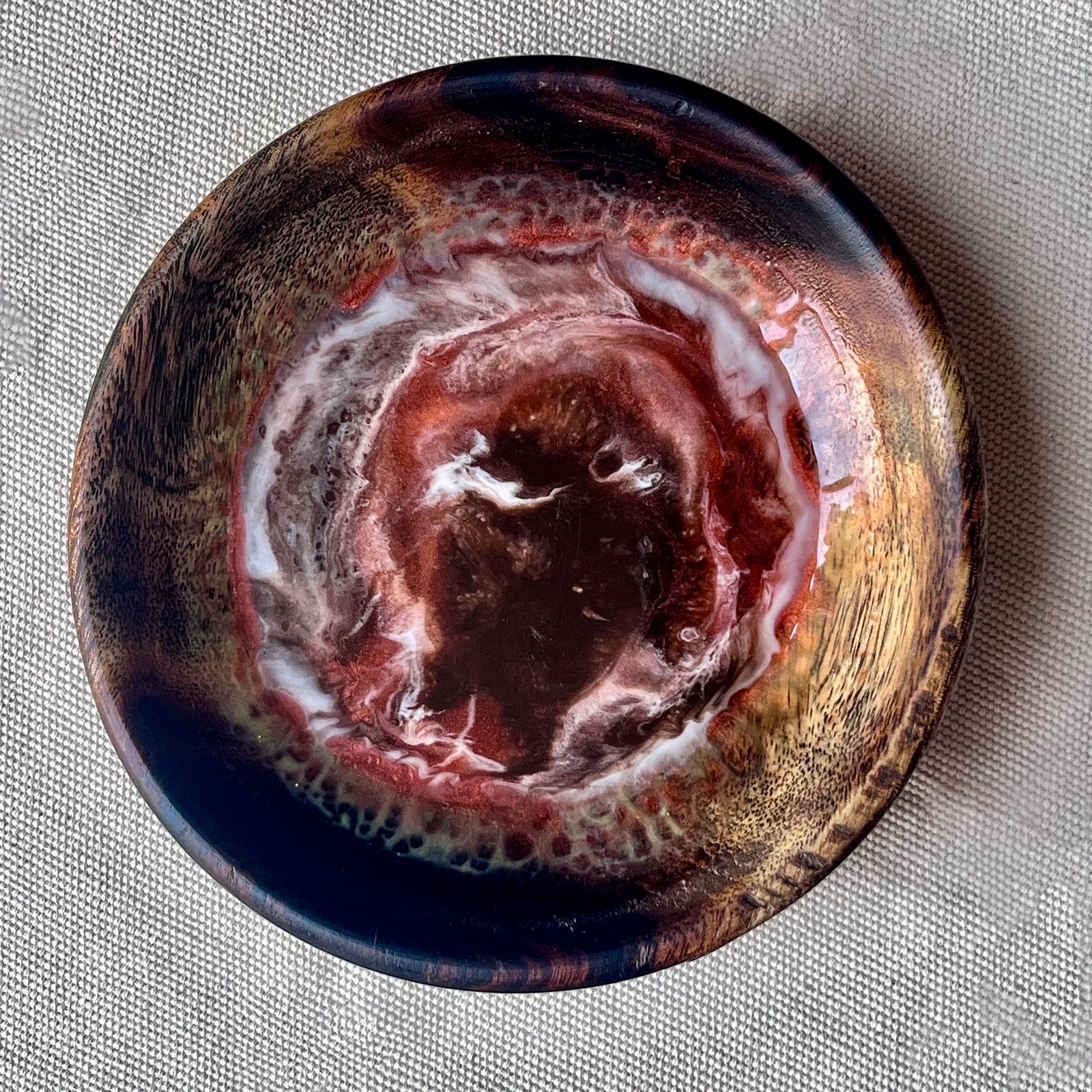 Earthy wooden bowl - صورة 7